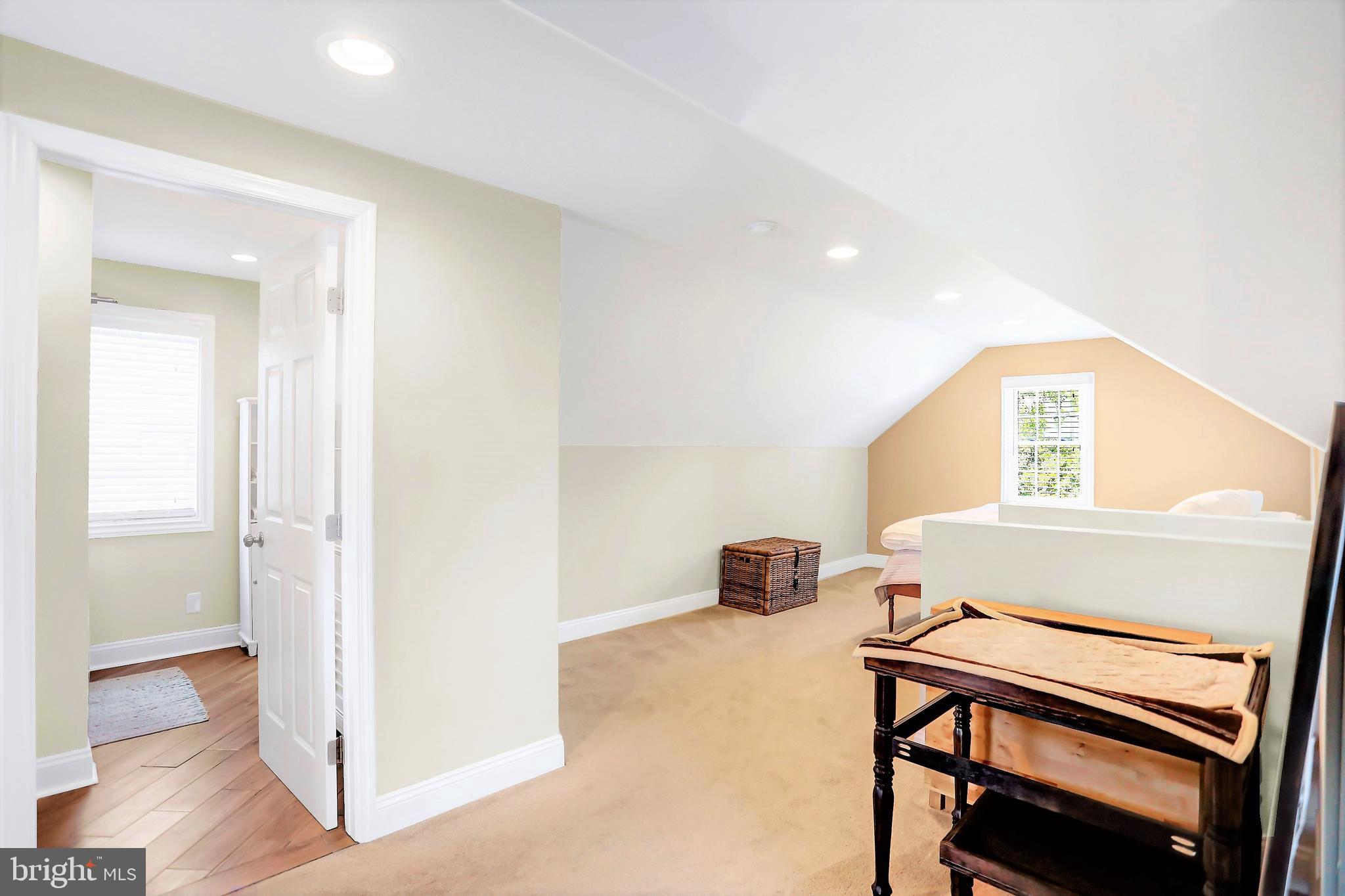 PARKVILLE SUMMIT - Residential