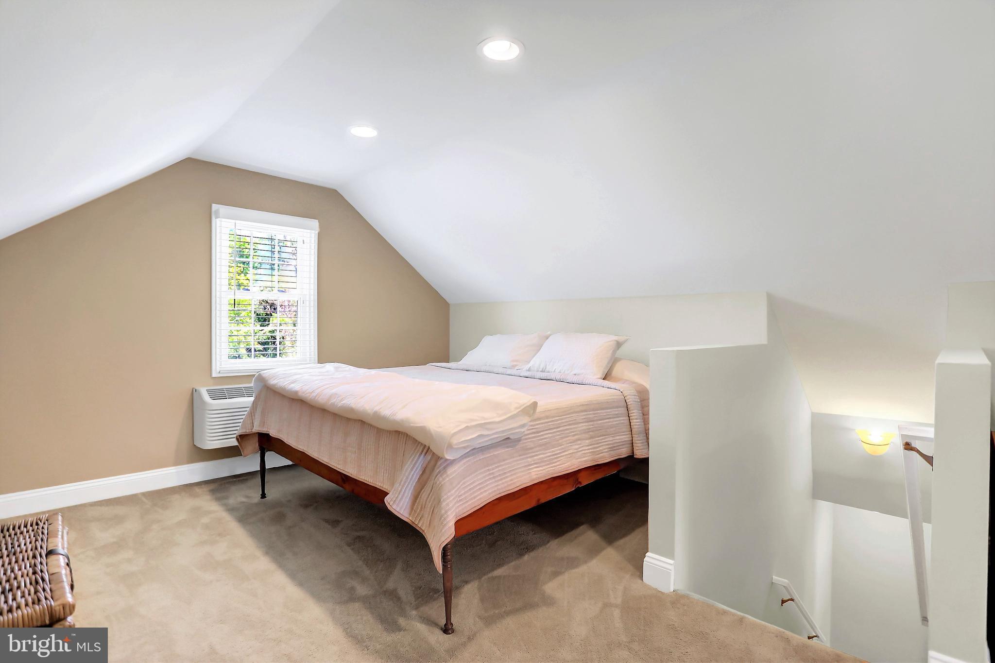 PARKVILLE SUMMIT - Residential