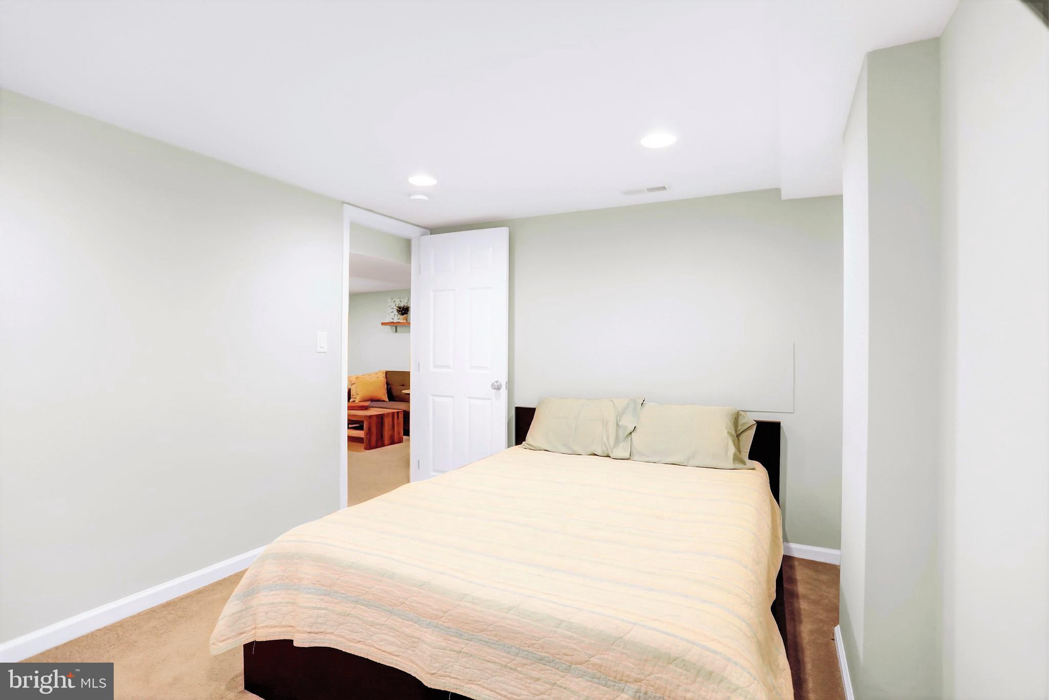 PARKVILLE SUMMIT - Residential