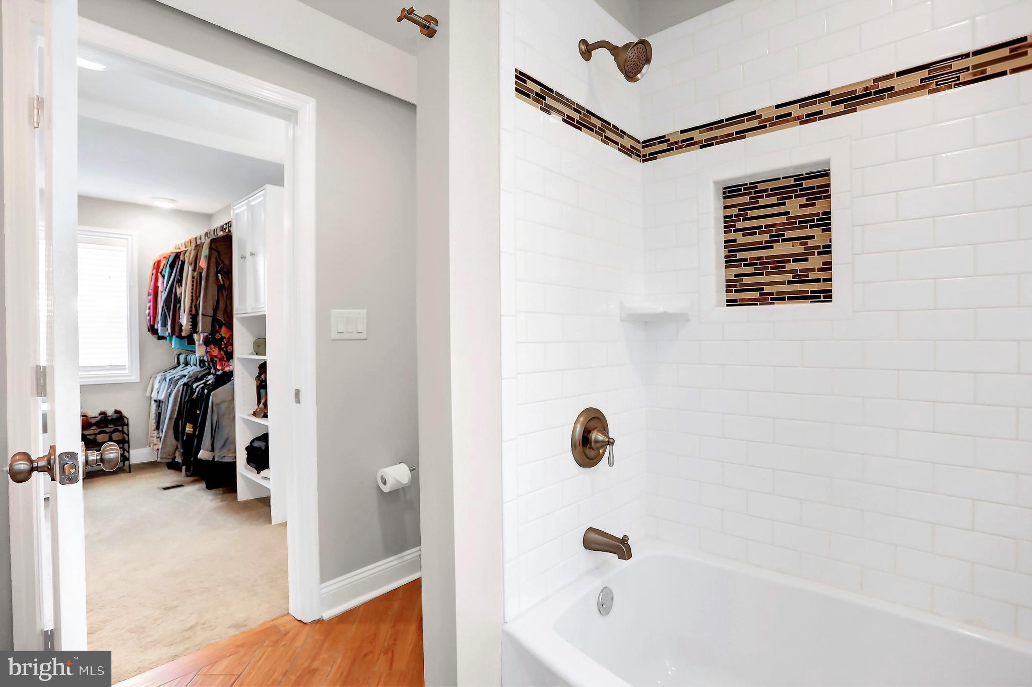 PARKVILLE SUMMIT - Residential