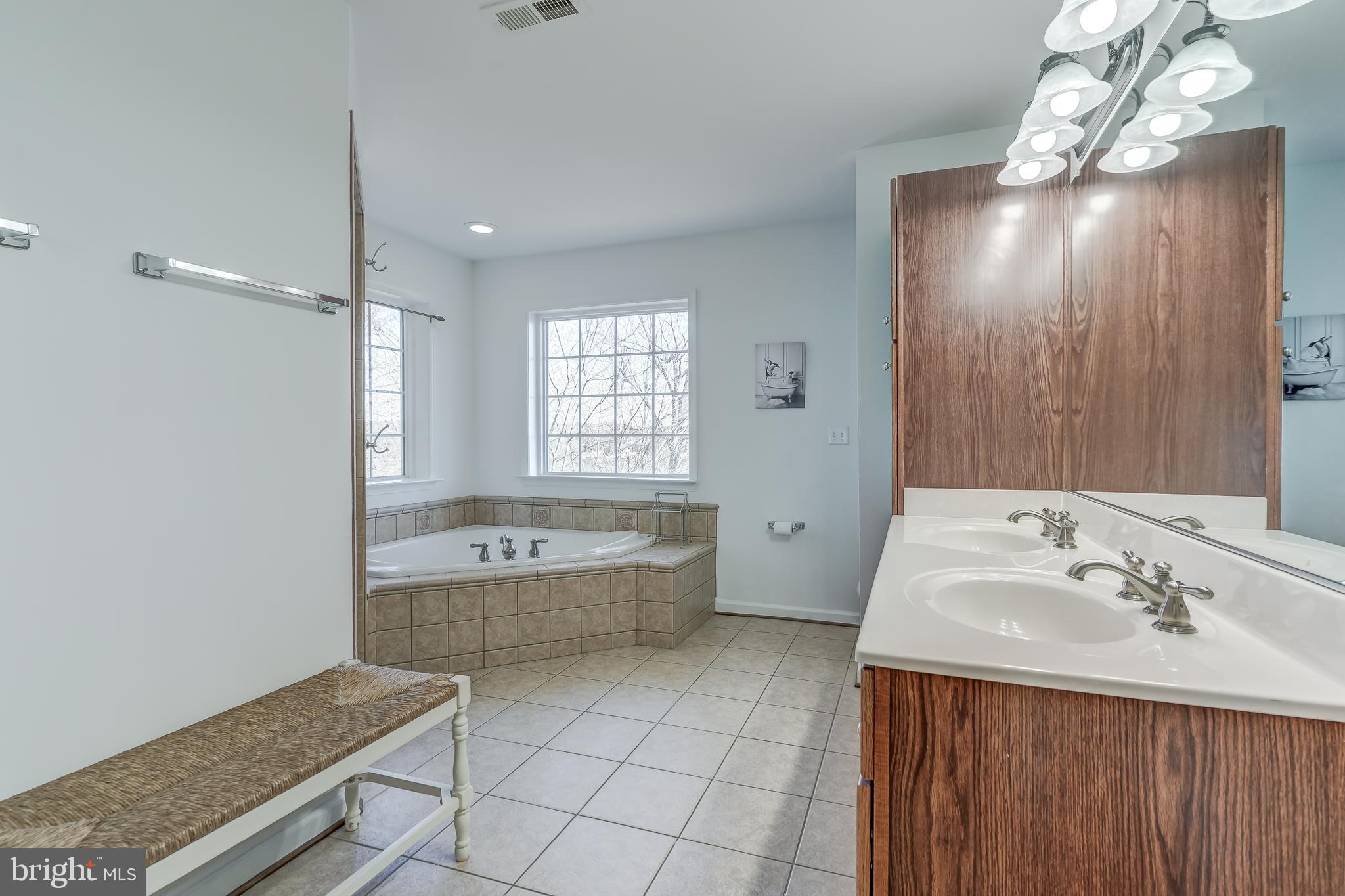 FRESHWATER ESTATES - Residential