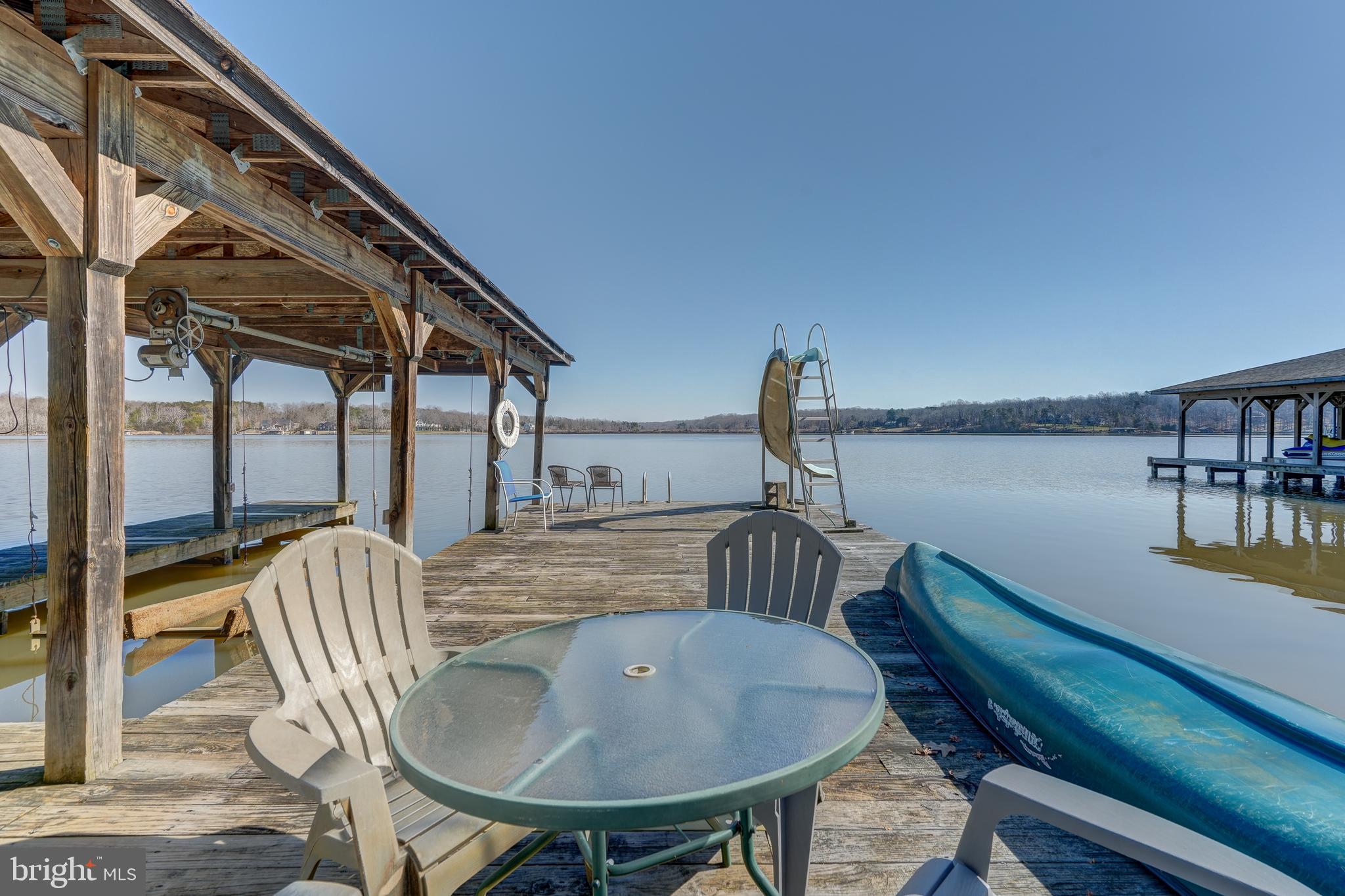 FRESHWATER ESTATES - Residential