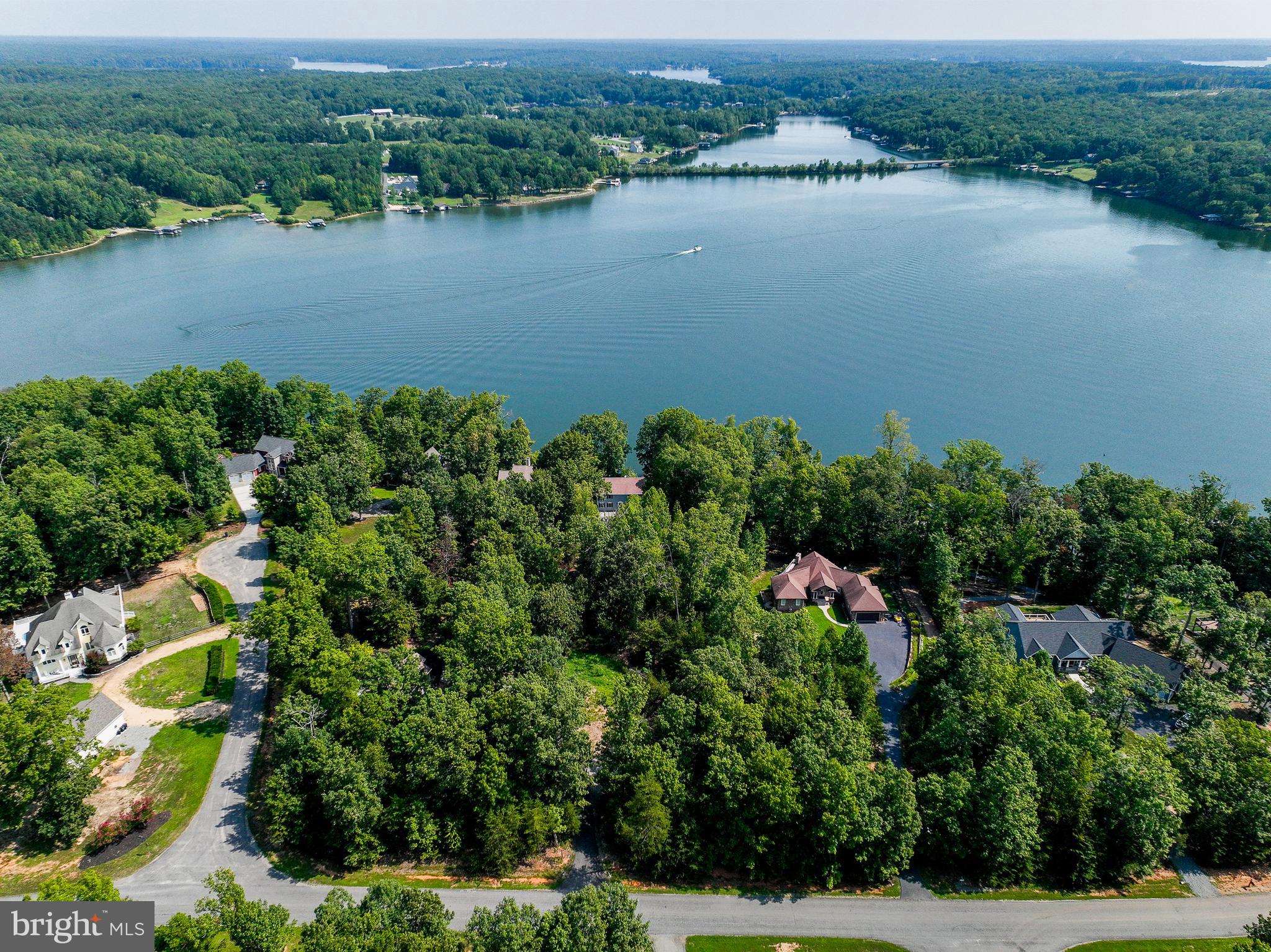 FRESHWATER ESTATES - Residential