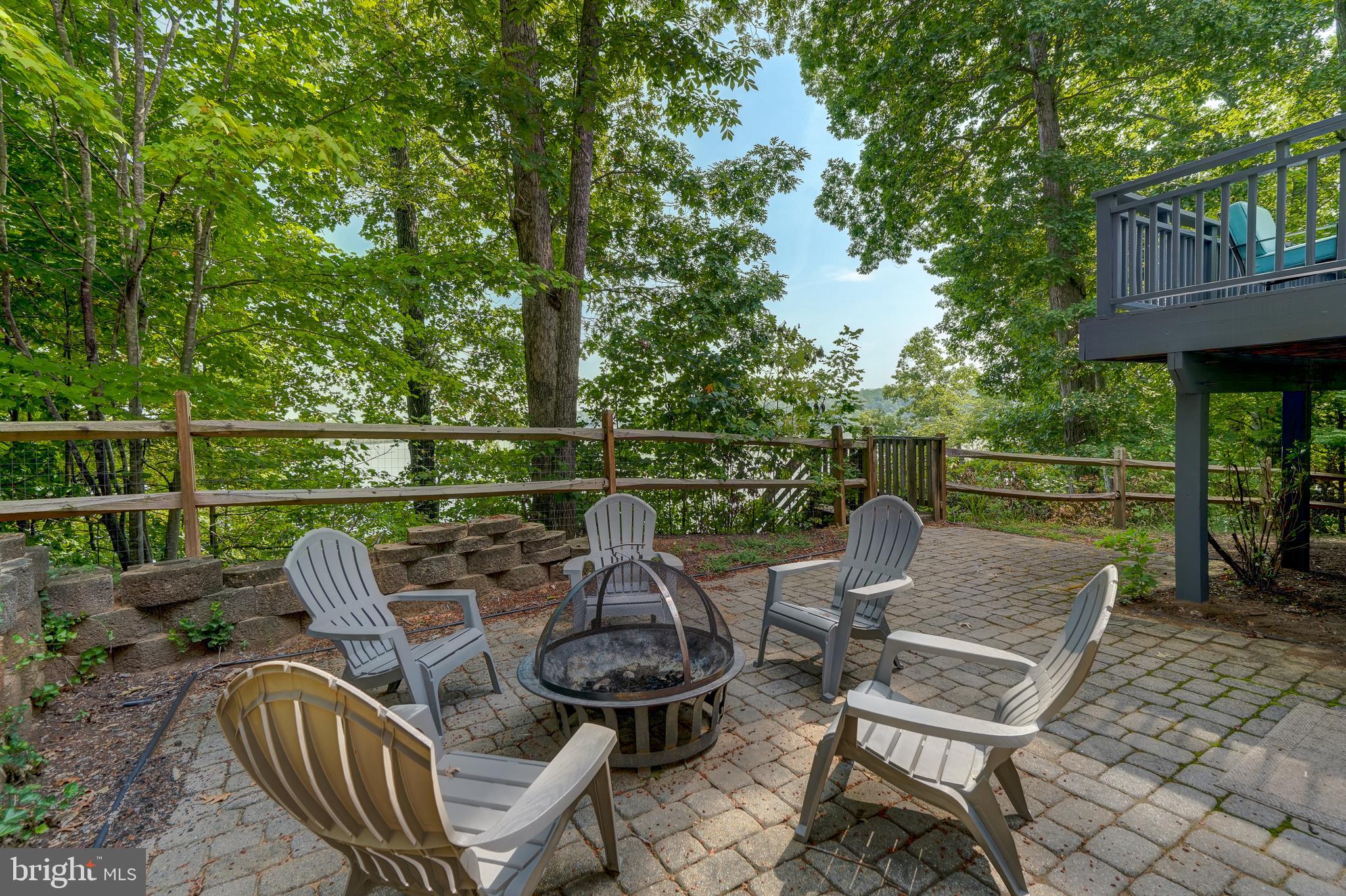 FRESHWATER ESTATES - Residential