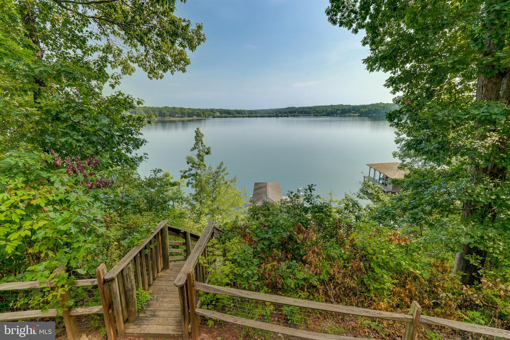 FRESHWATER ESTATES - Residential