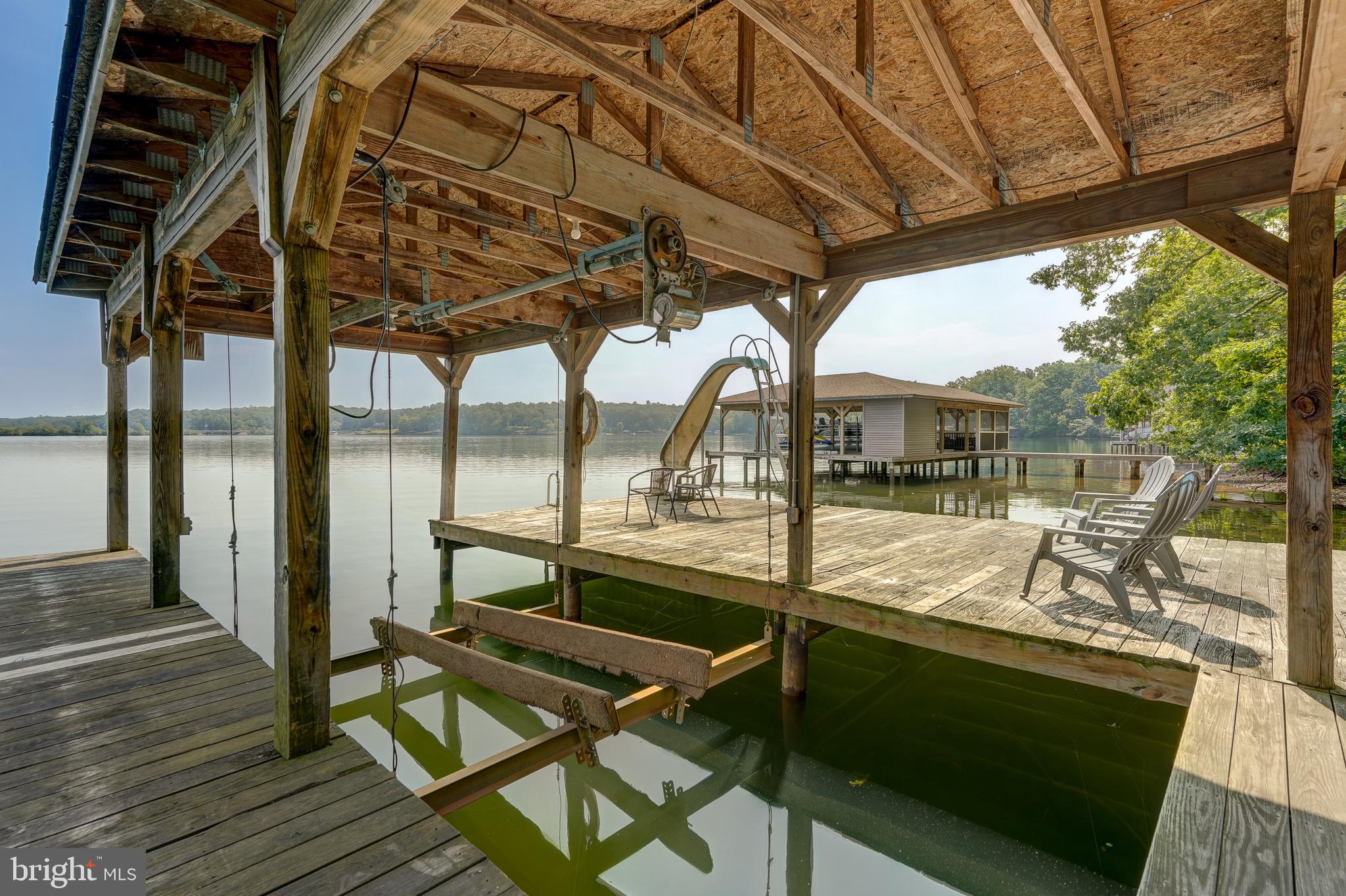 FRESHWATER ESTATES - Residential