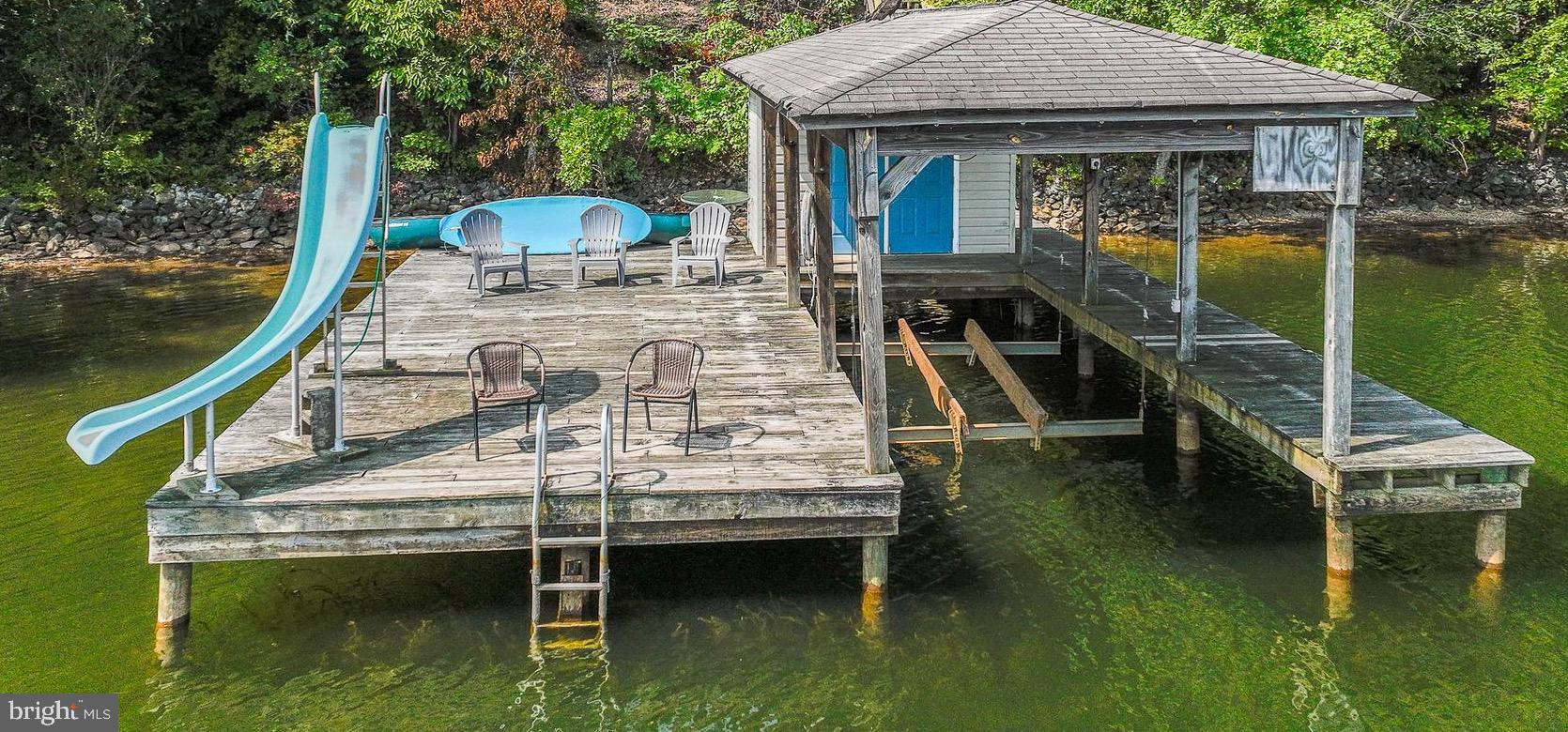 FRESHWATER ESTATES - Residential