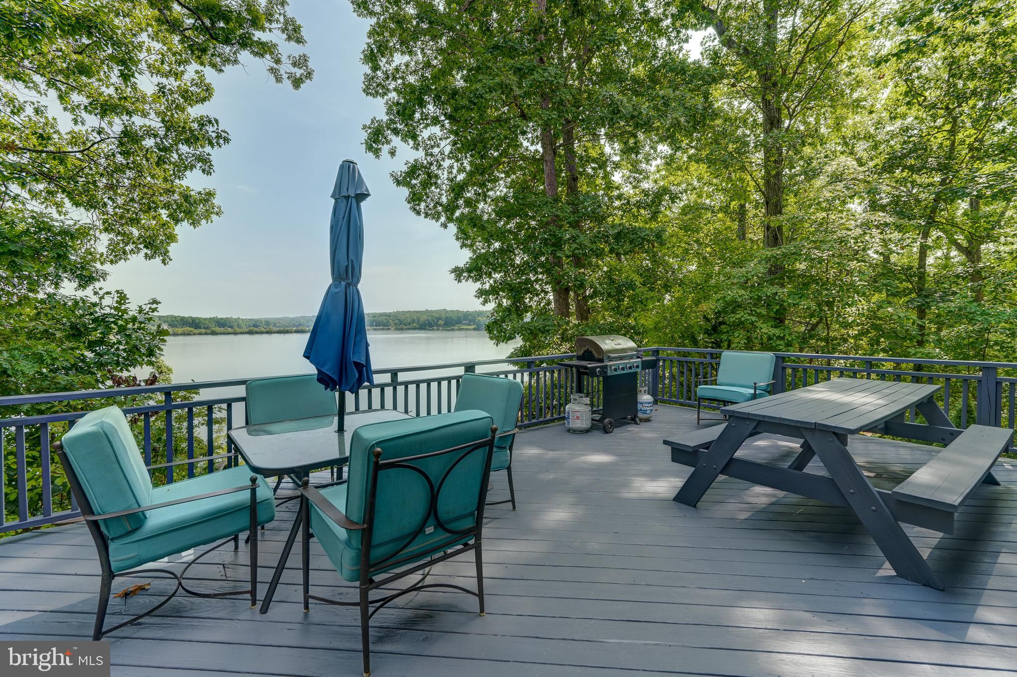 FRESHWATER ESTATES - Residential