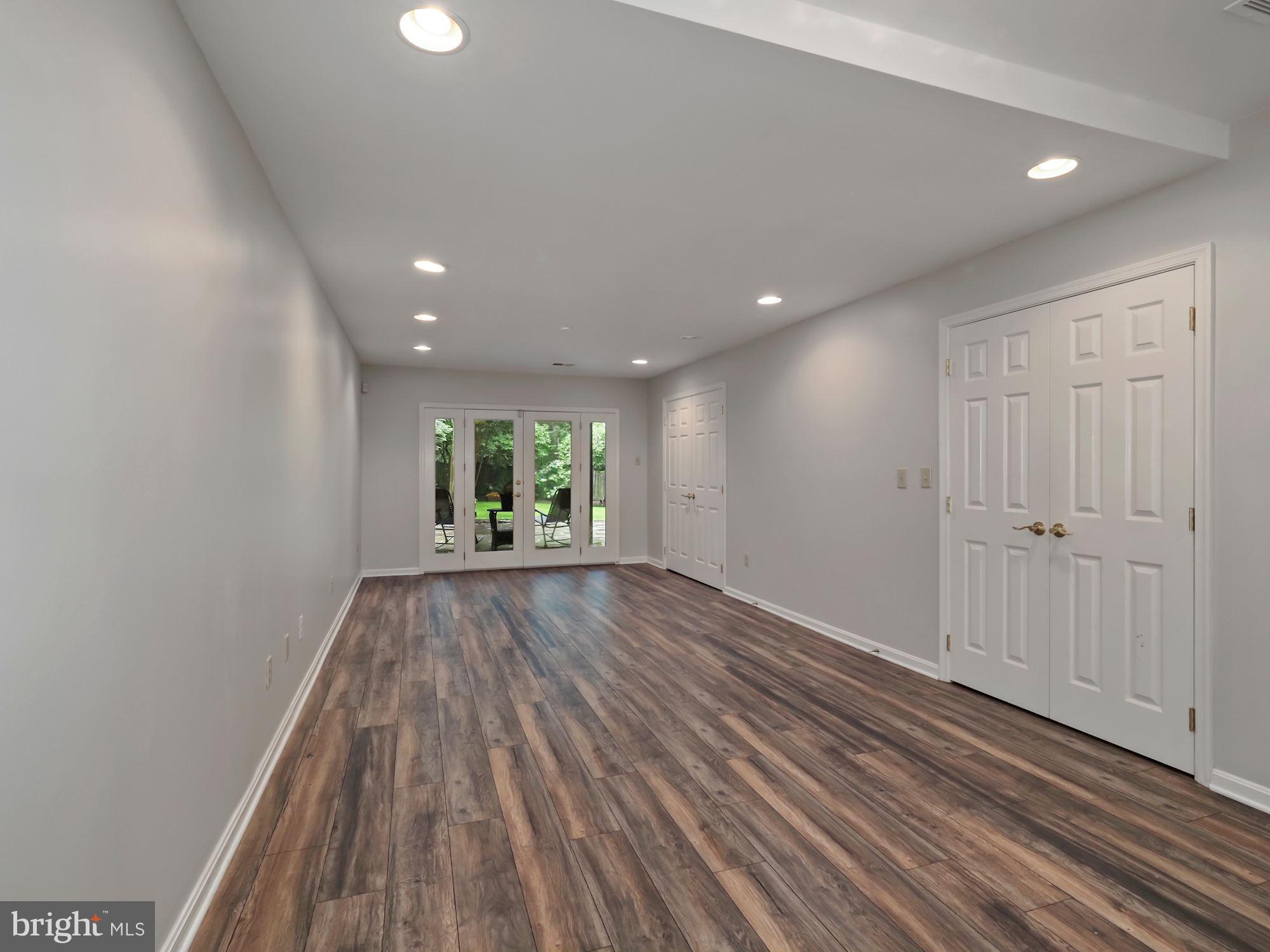 MACARTHUR PARK CONDOMINIUMS - Residential