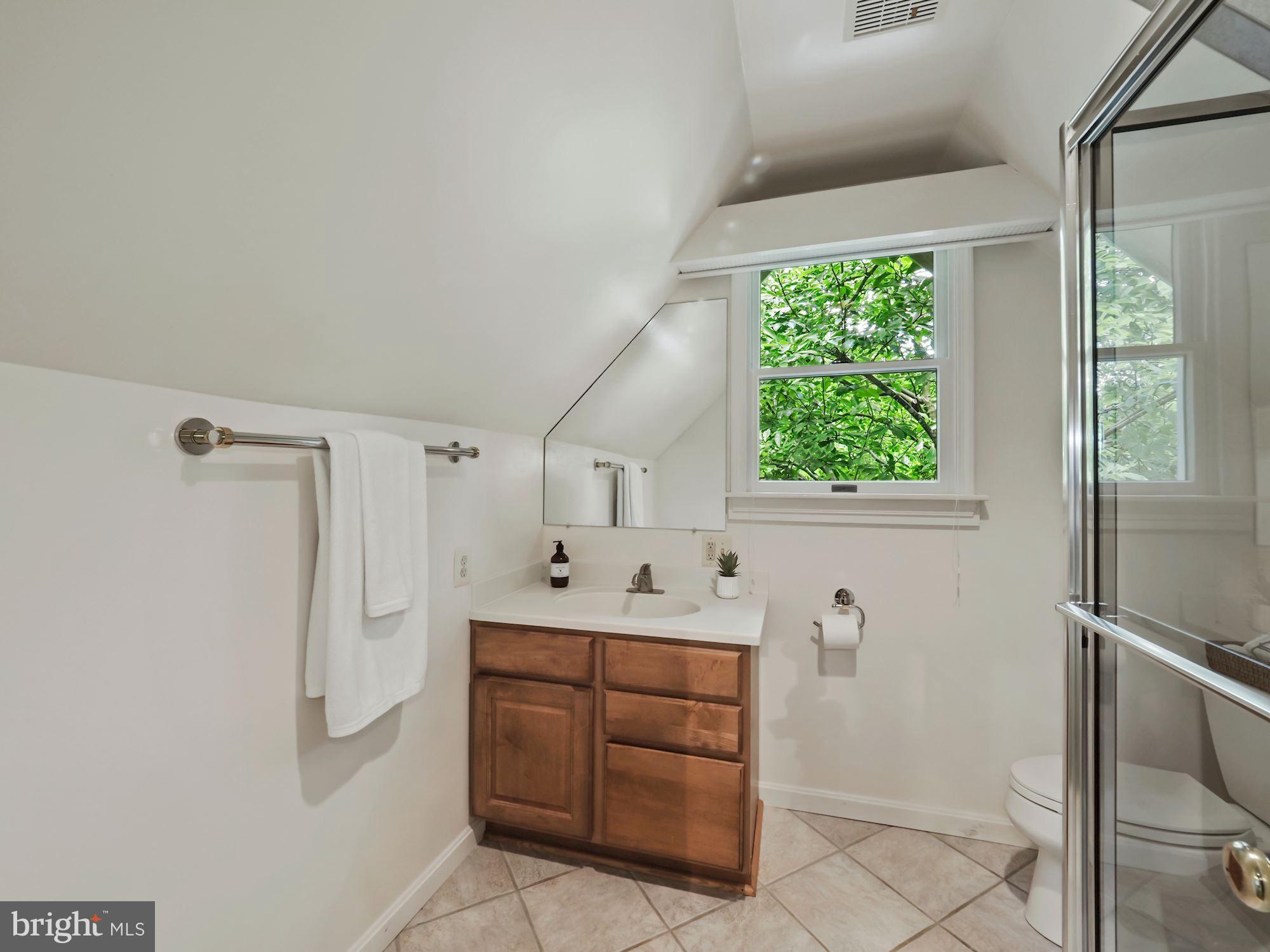 MACARTHUR PARK CONDOMINIUMS - Residential