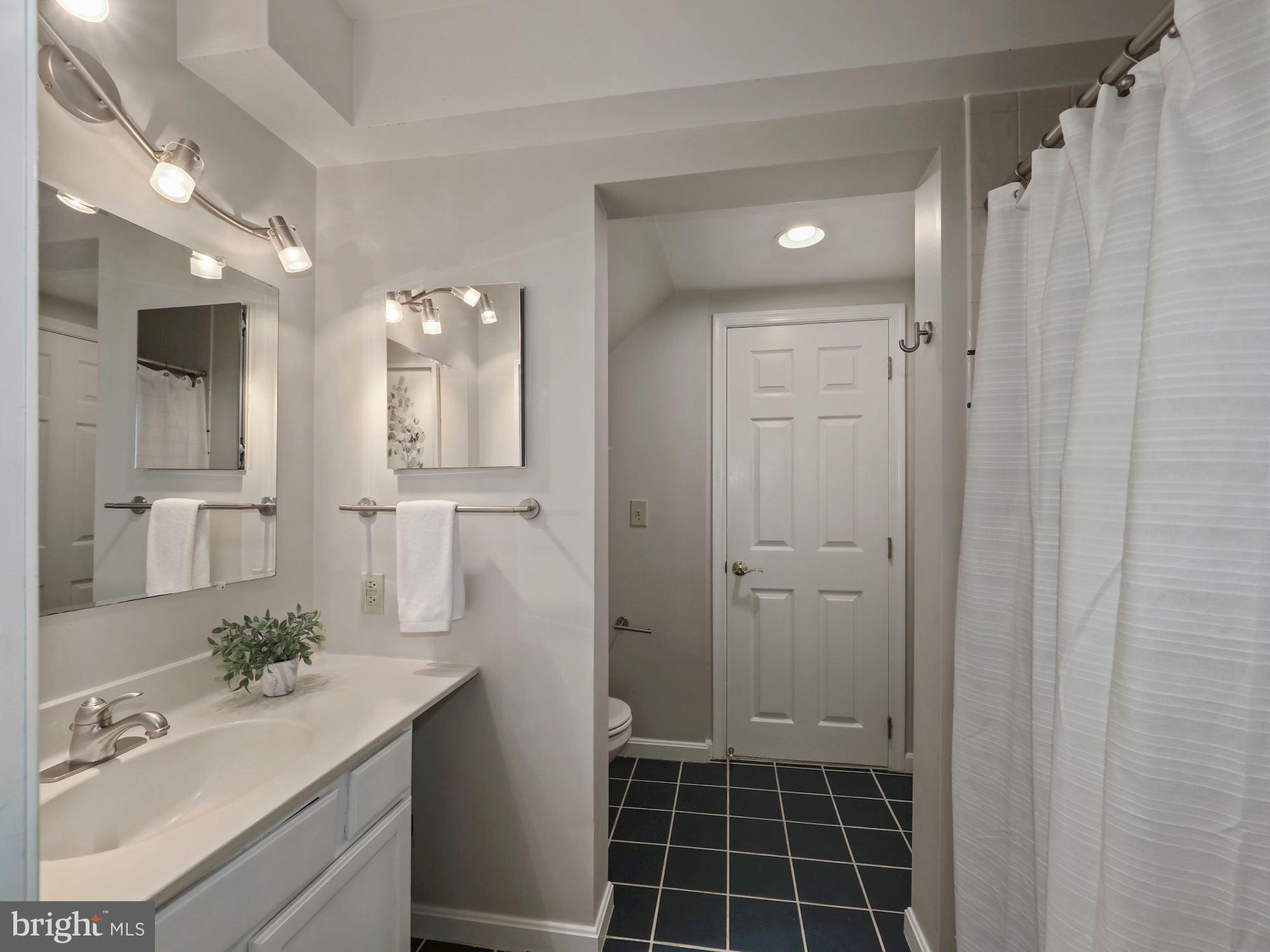 MACARTHUR PARK CONDOMINIUMS - Residential