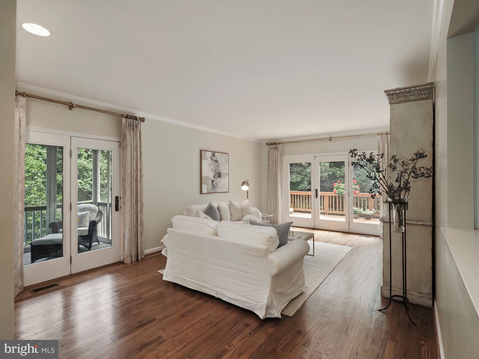 MACARTHUR PARK CONDOMINIUMS - Residential