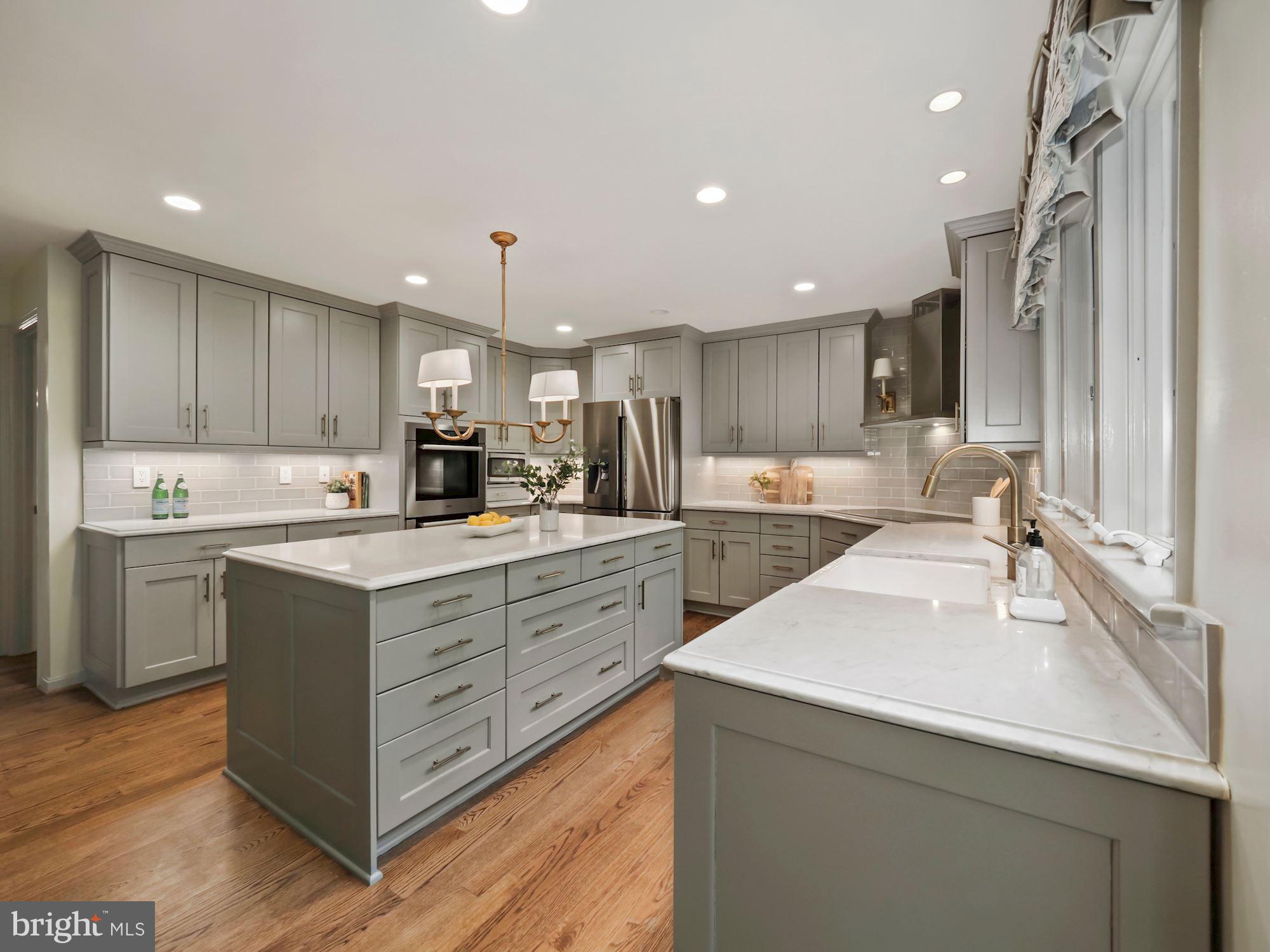 MACARTHUR PARK CONDOMINIUMS - Residential