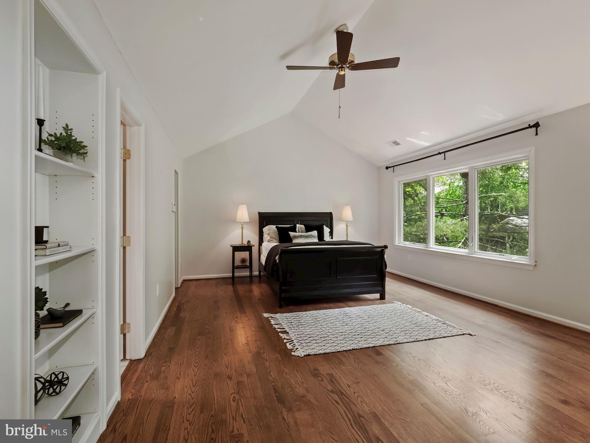 MACARTHUR PARK CONDOMINIUMS - Residential