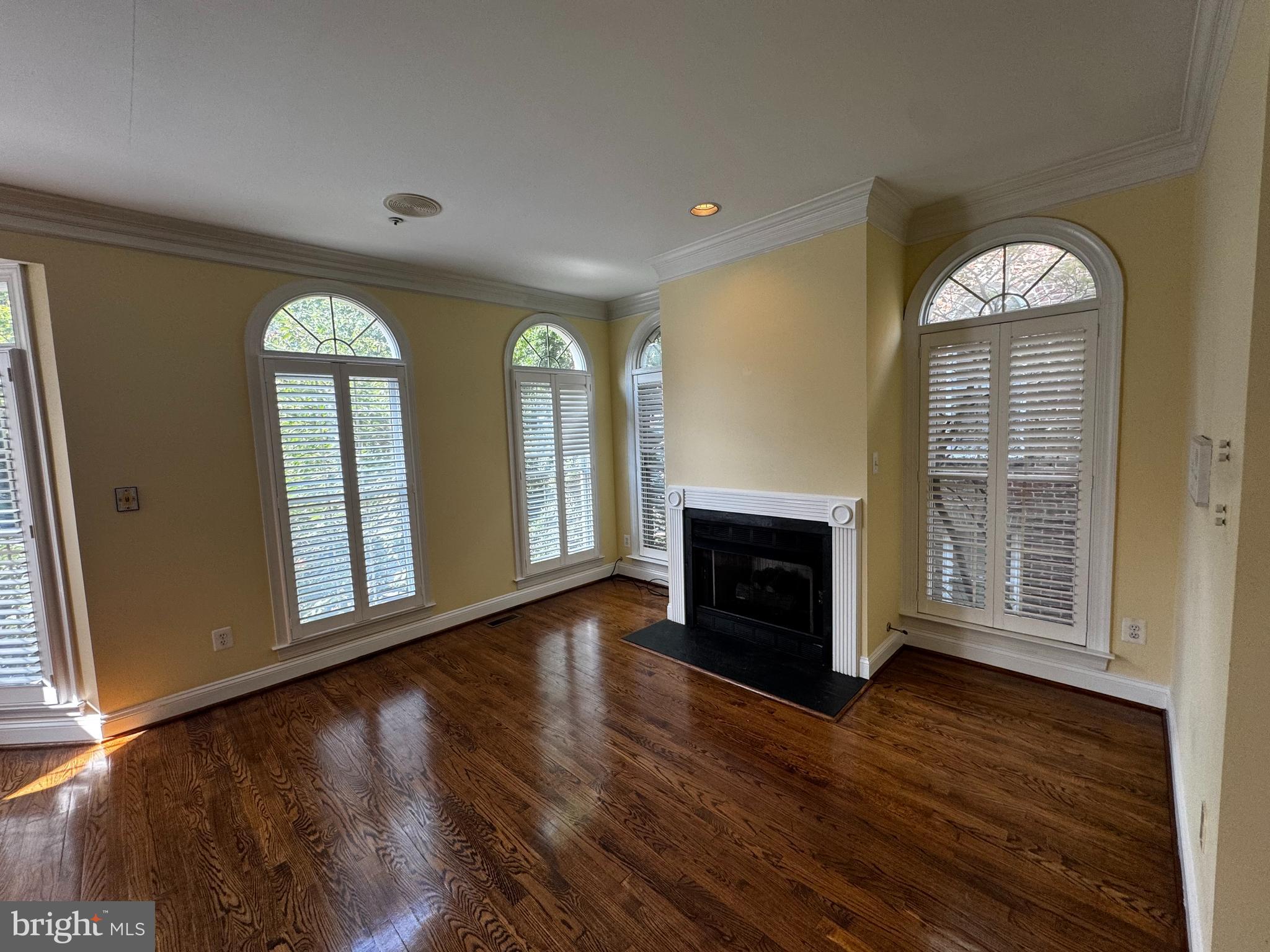 PALISADES PARK - Residential Lease