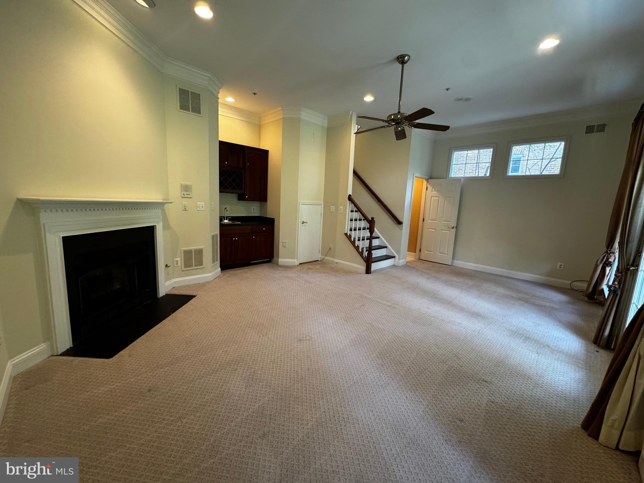 PALISADES PARK - Residential Lease