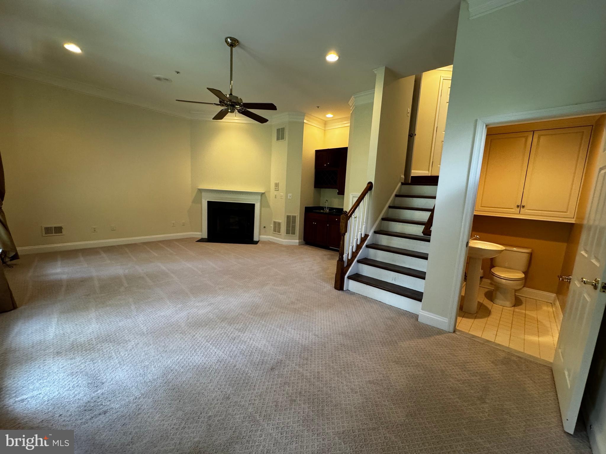 PALISADES PARK - Residential Lease