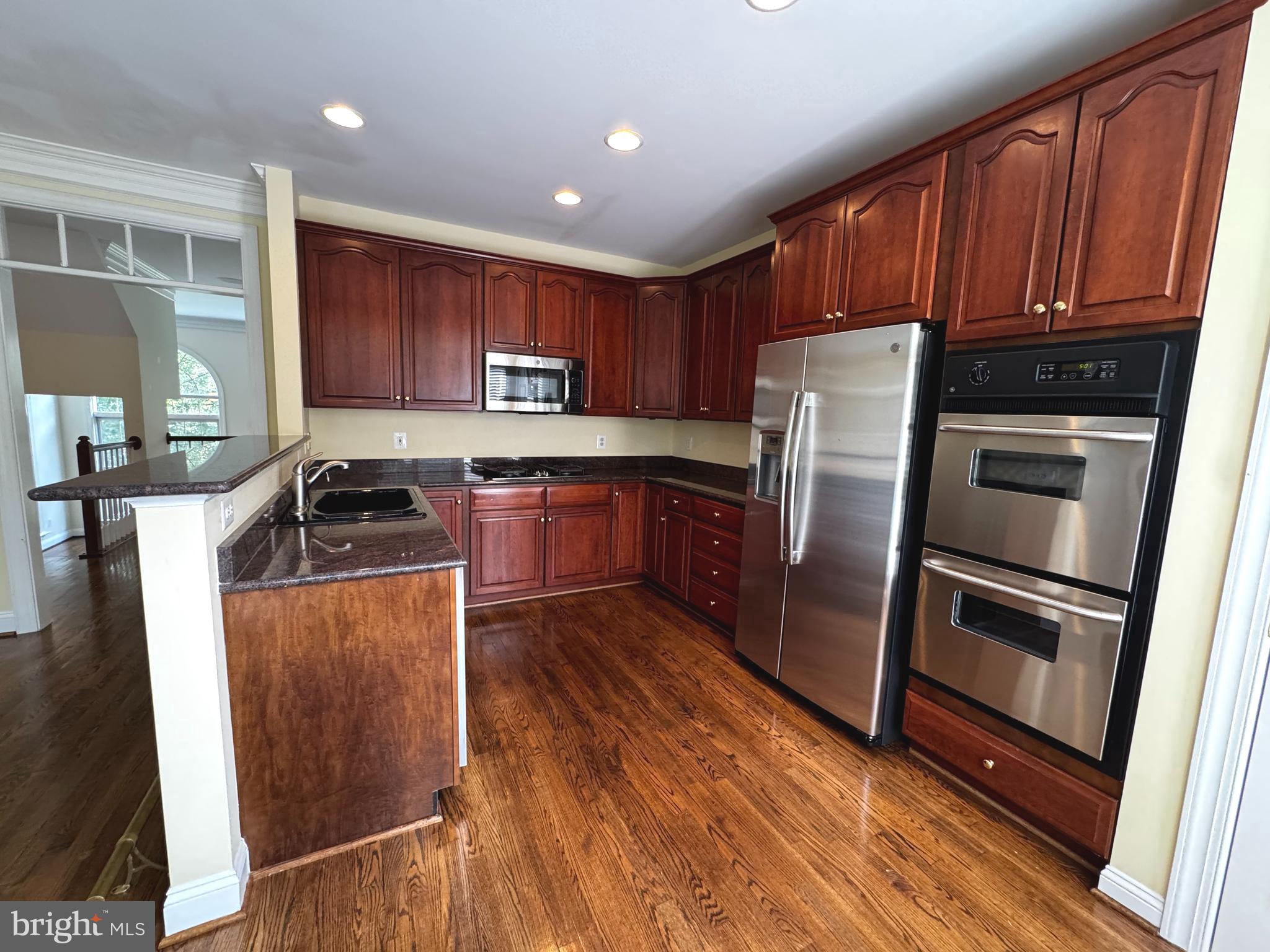 PALISADES PARK - Residential Lease