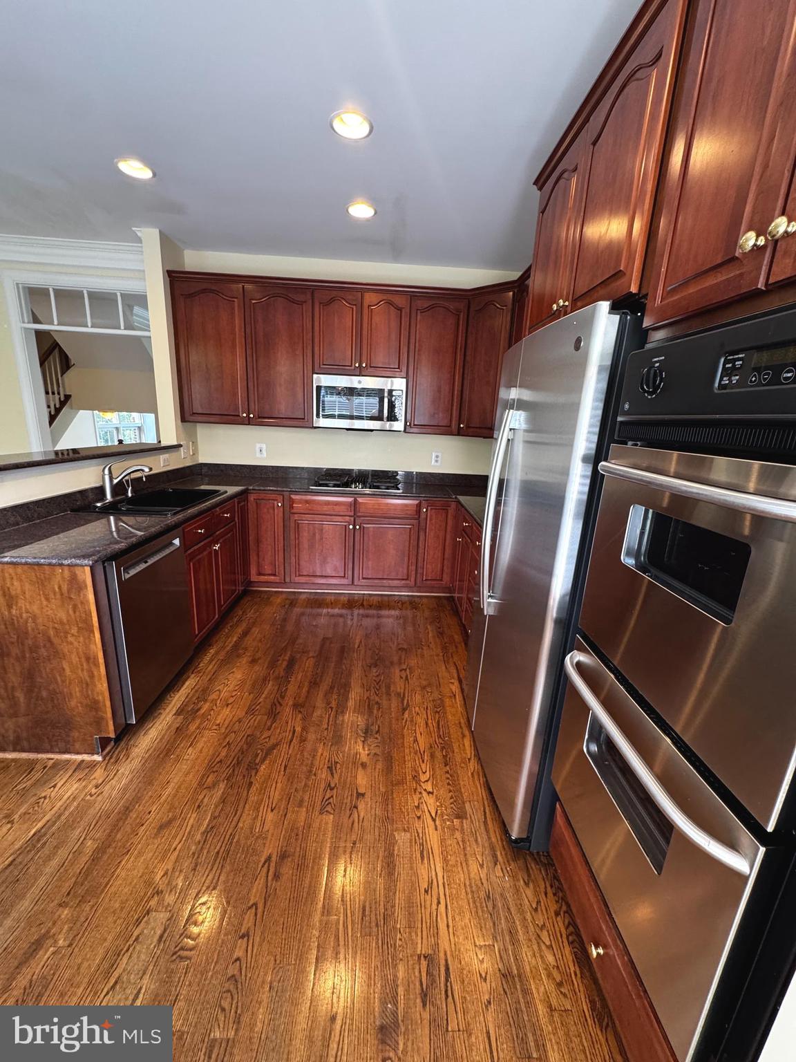 PALISADES PARK - Residential Lease