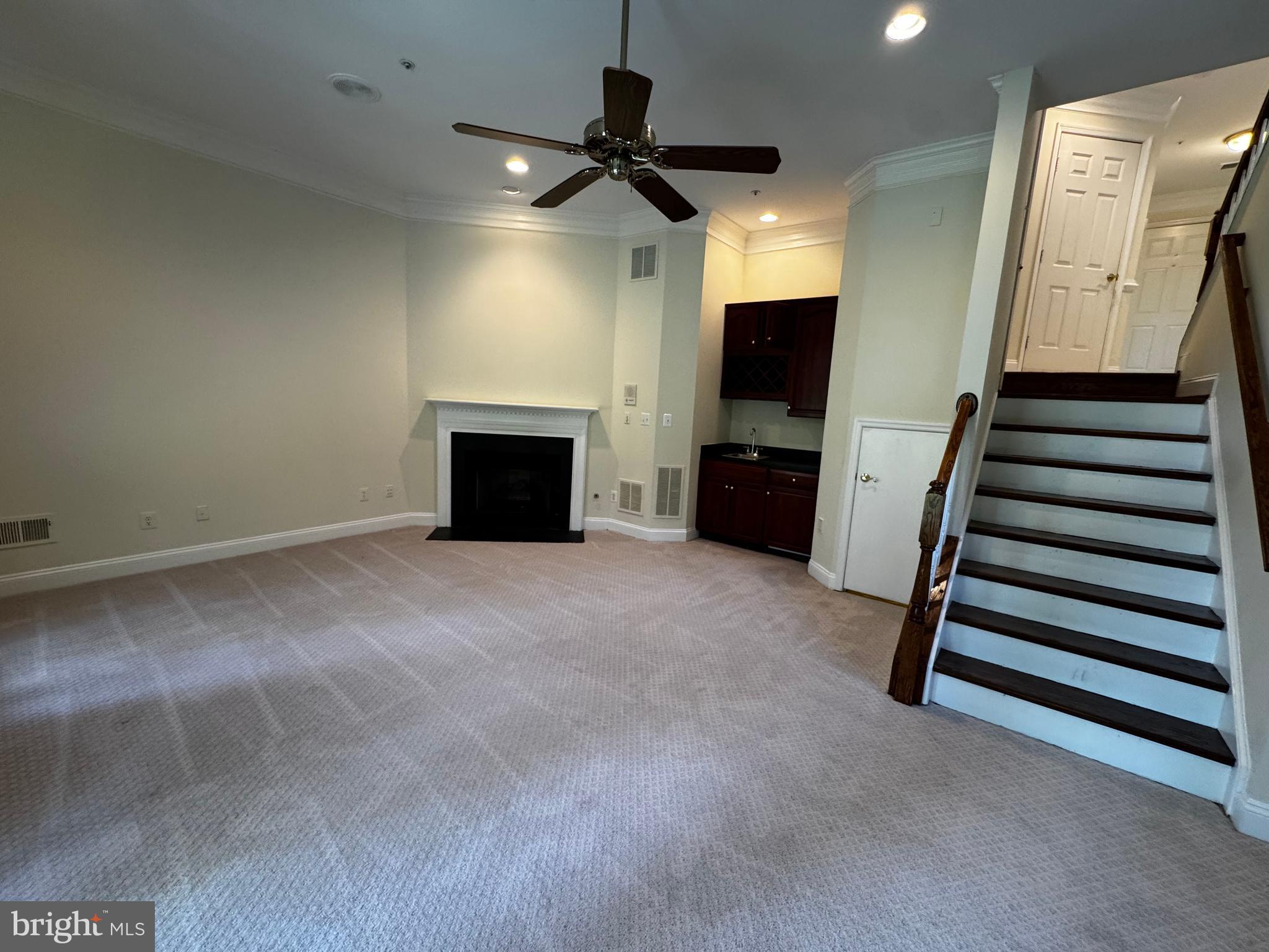 PALISADES PARK - Residential Lease