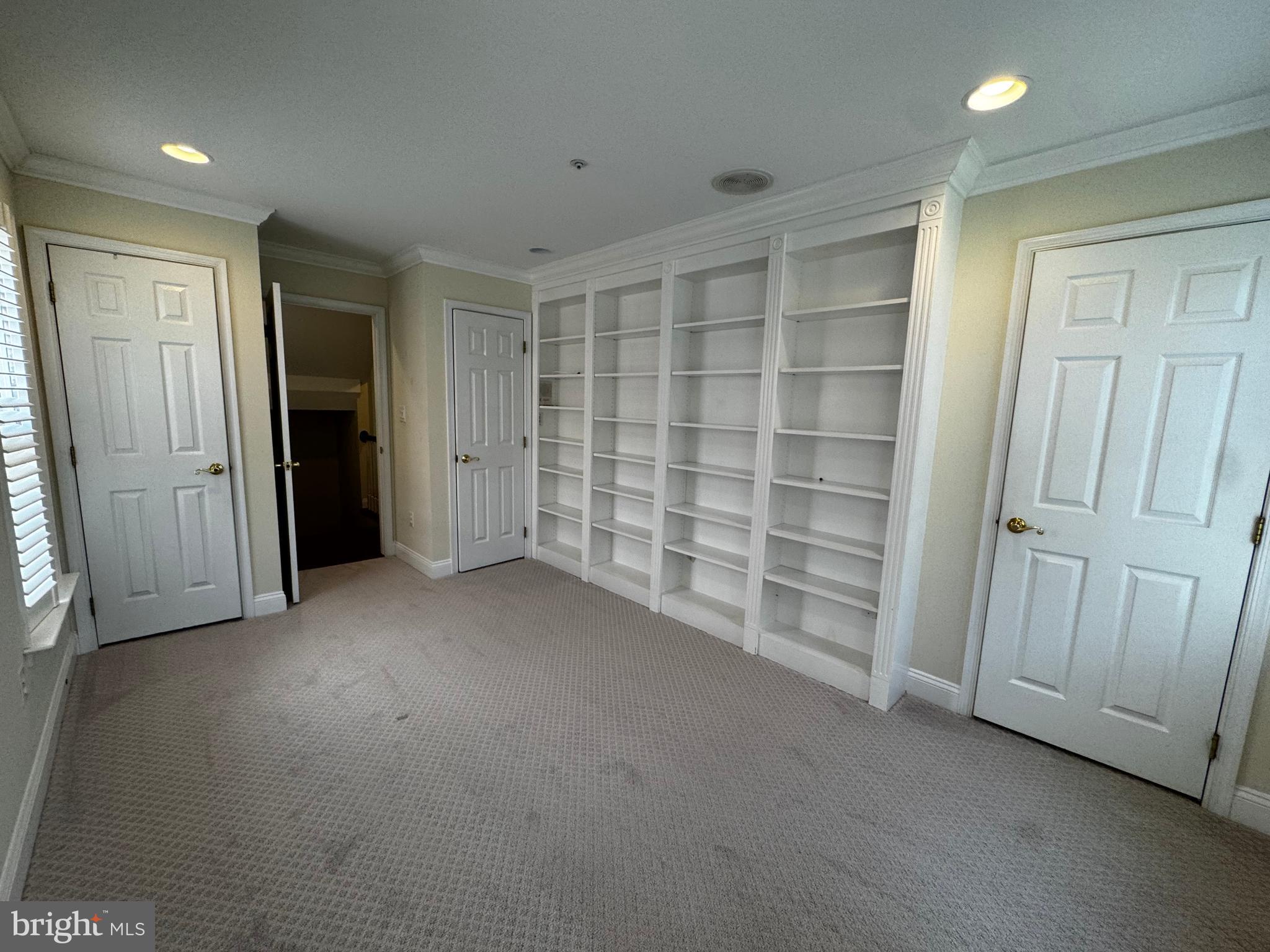 PALISADES PARK - Residential Lease