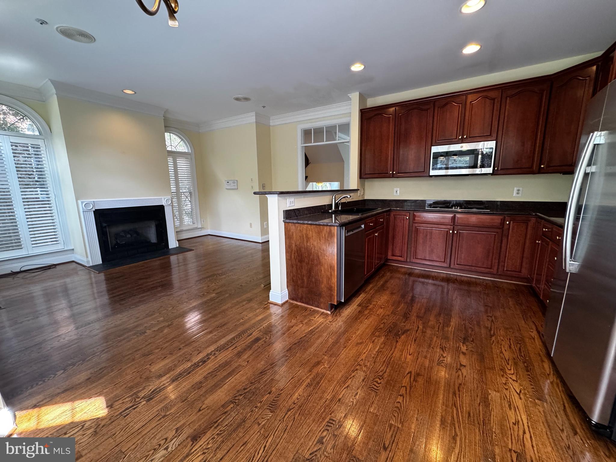 PALISADES PARK - Residential Lease