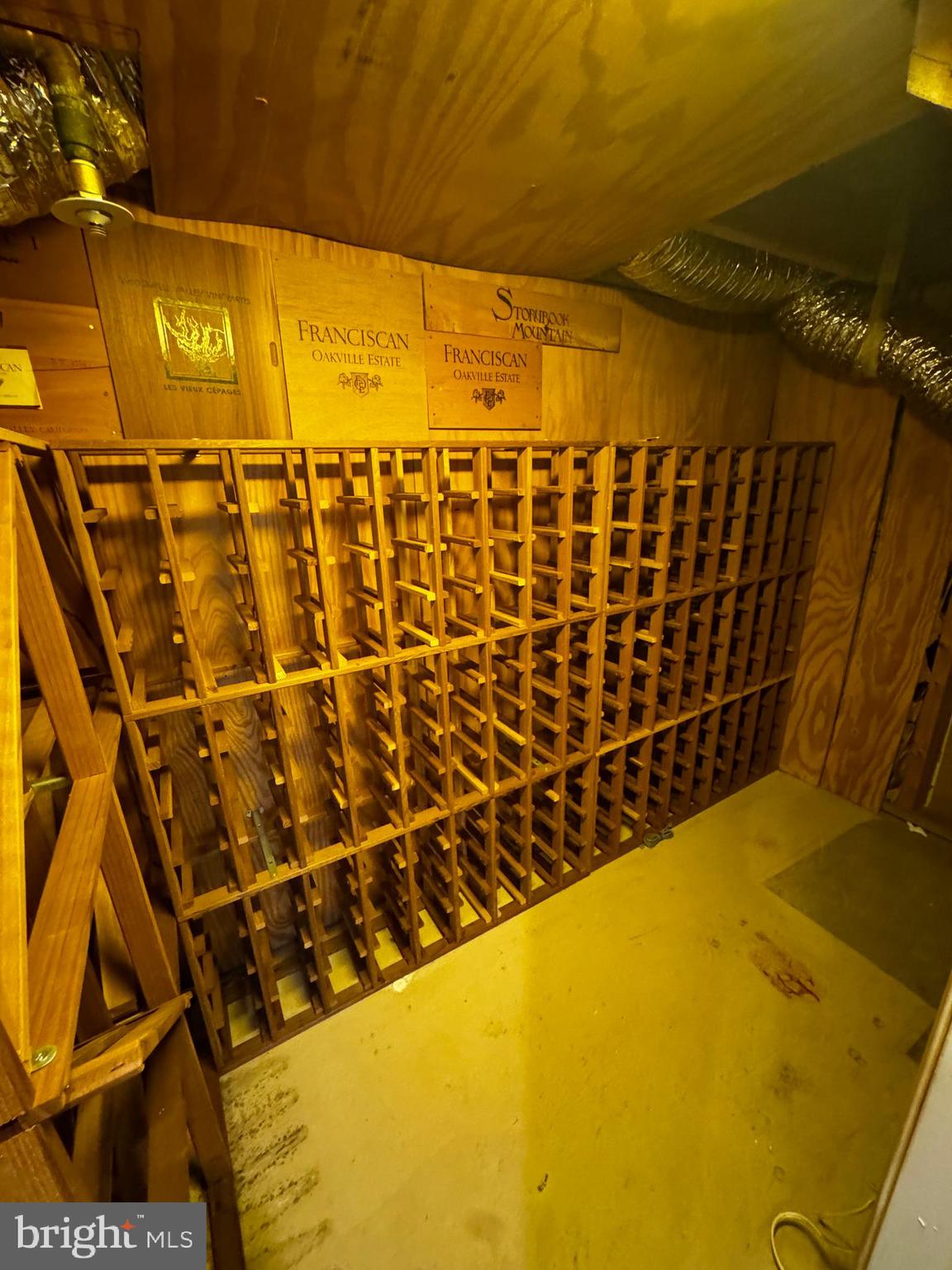 PALISADES PARK - Residential Lease