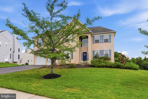 Homes For Sale - 6003 Shady Wood Circle<br/> COLLEGEVILLE, PA 19426
