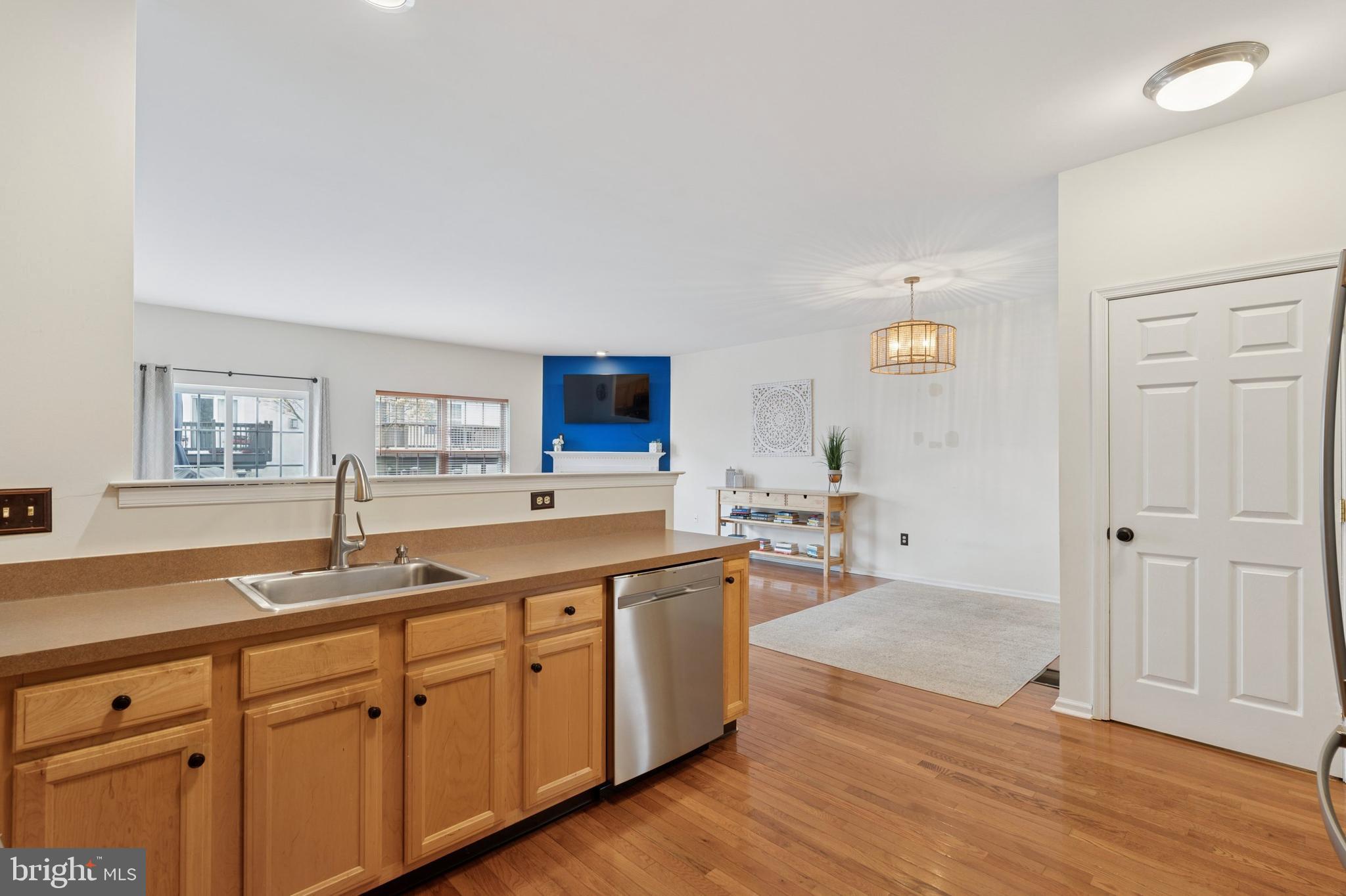 MONROE COURT - Residential