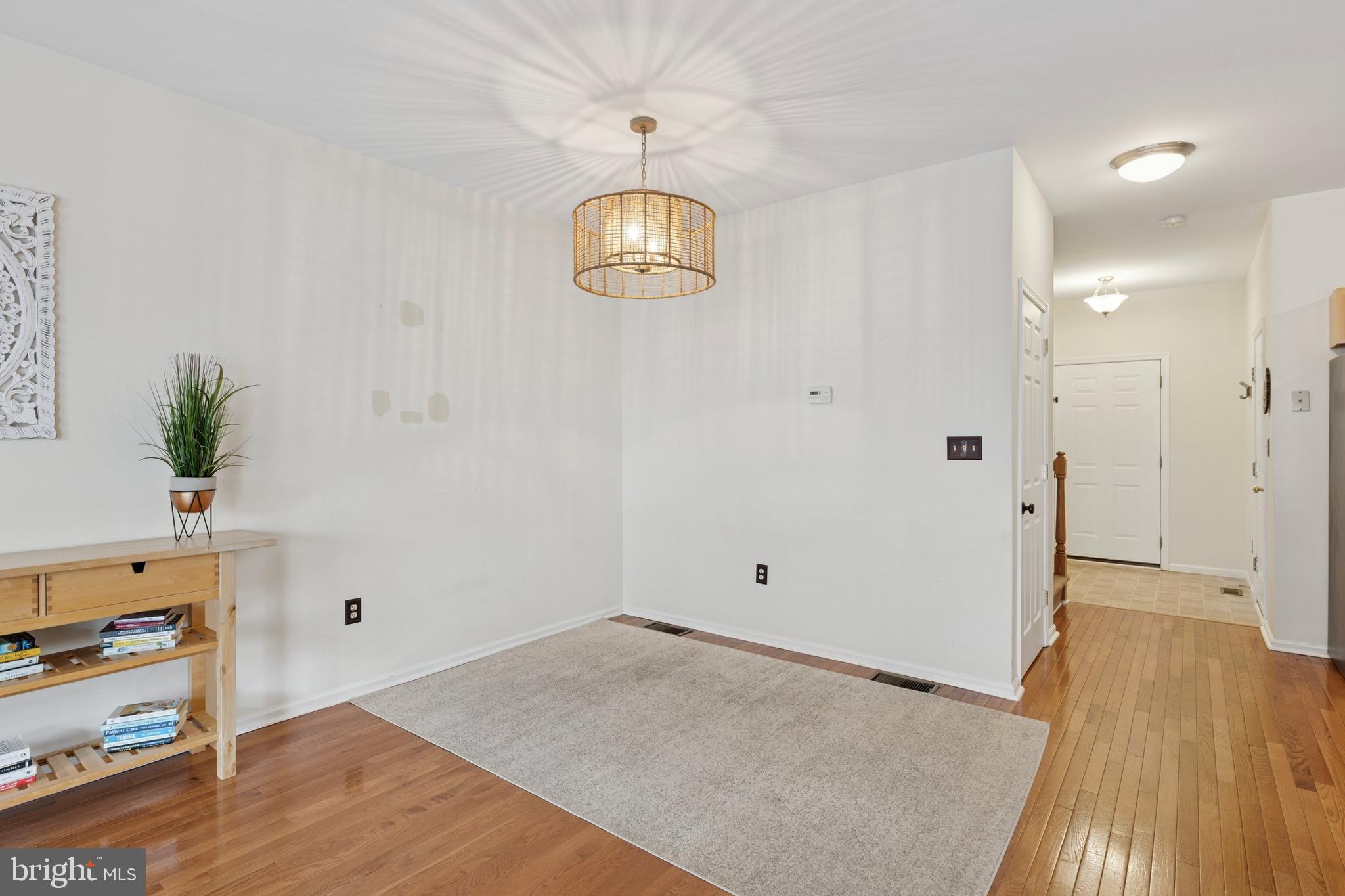 MONROE COURT - Residential