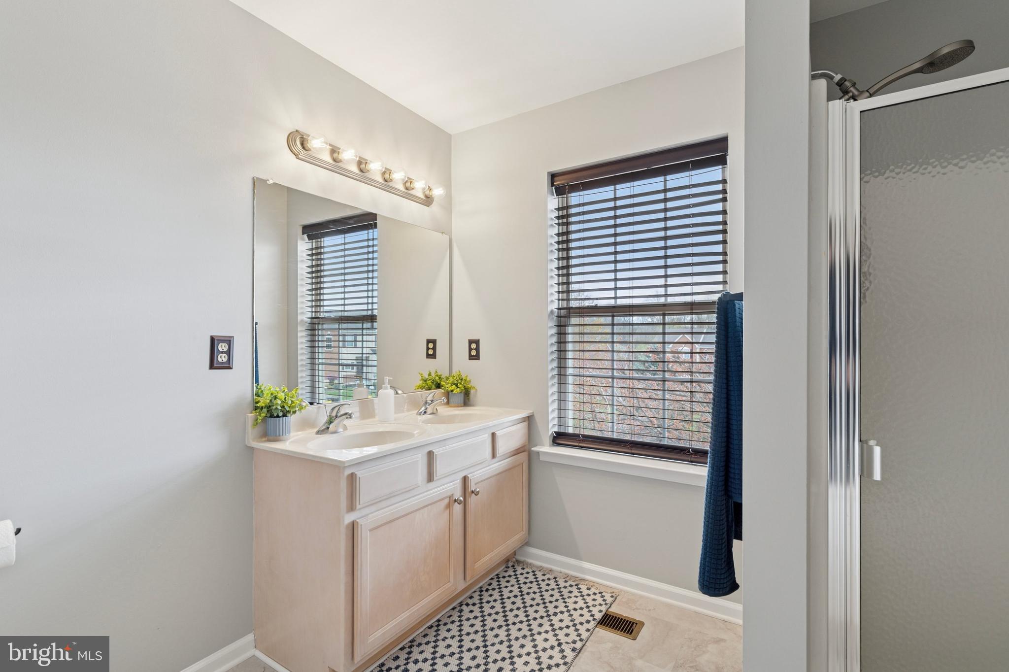 MONROE COURT - Residential