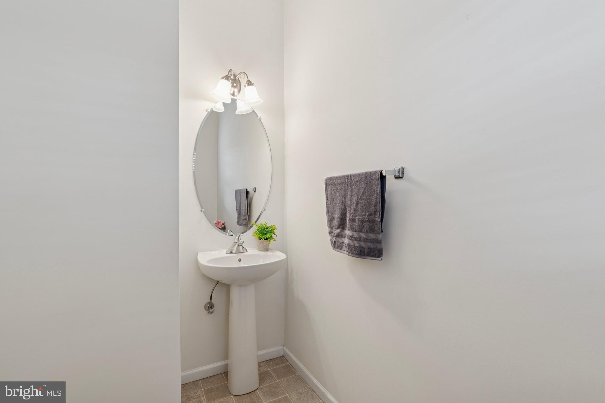 MONROE COURT - Residential