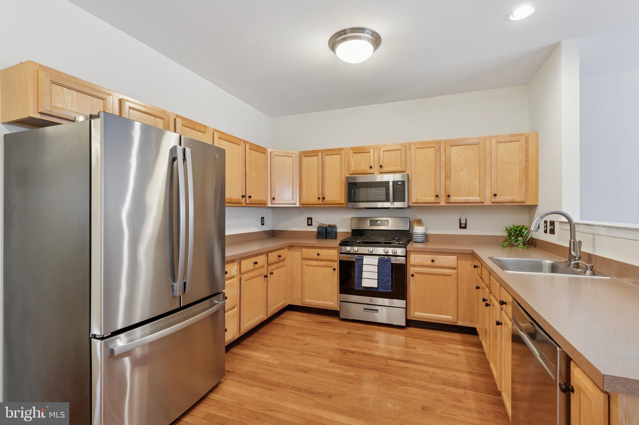 MONROE COURT - Residential