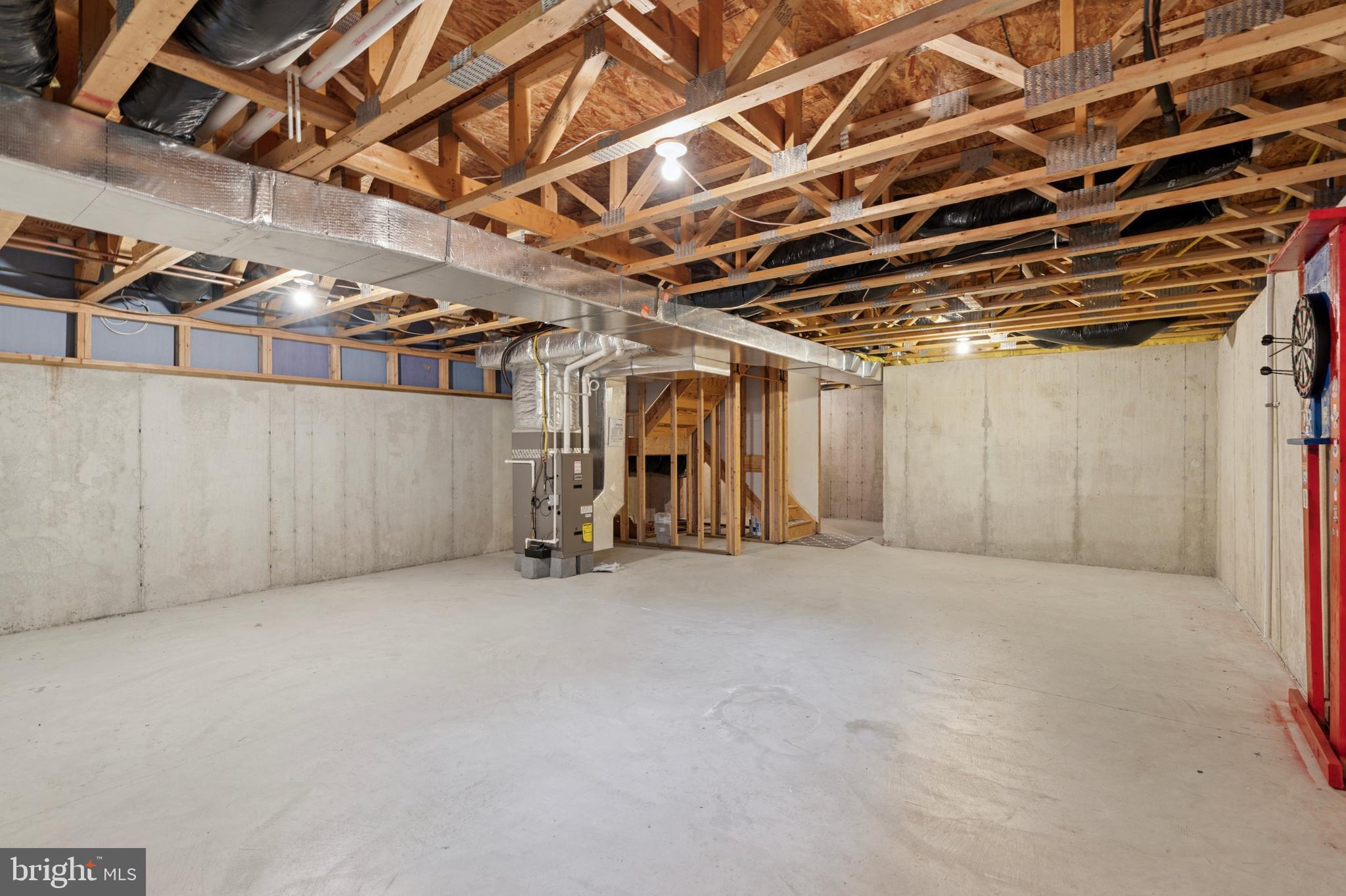 MONROE COURT - Residential