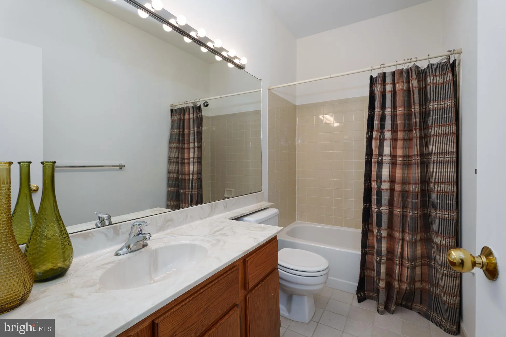 Monmouth Junction, New Jersey 08852, United States, 2 Bedrooms Bedrooms, ,2 BathroomsBathrooms,Residential,Active,222038