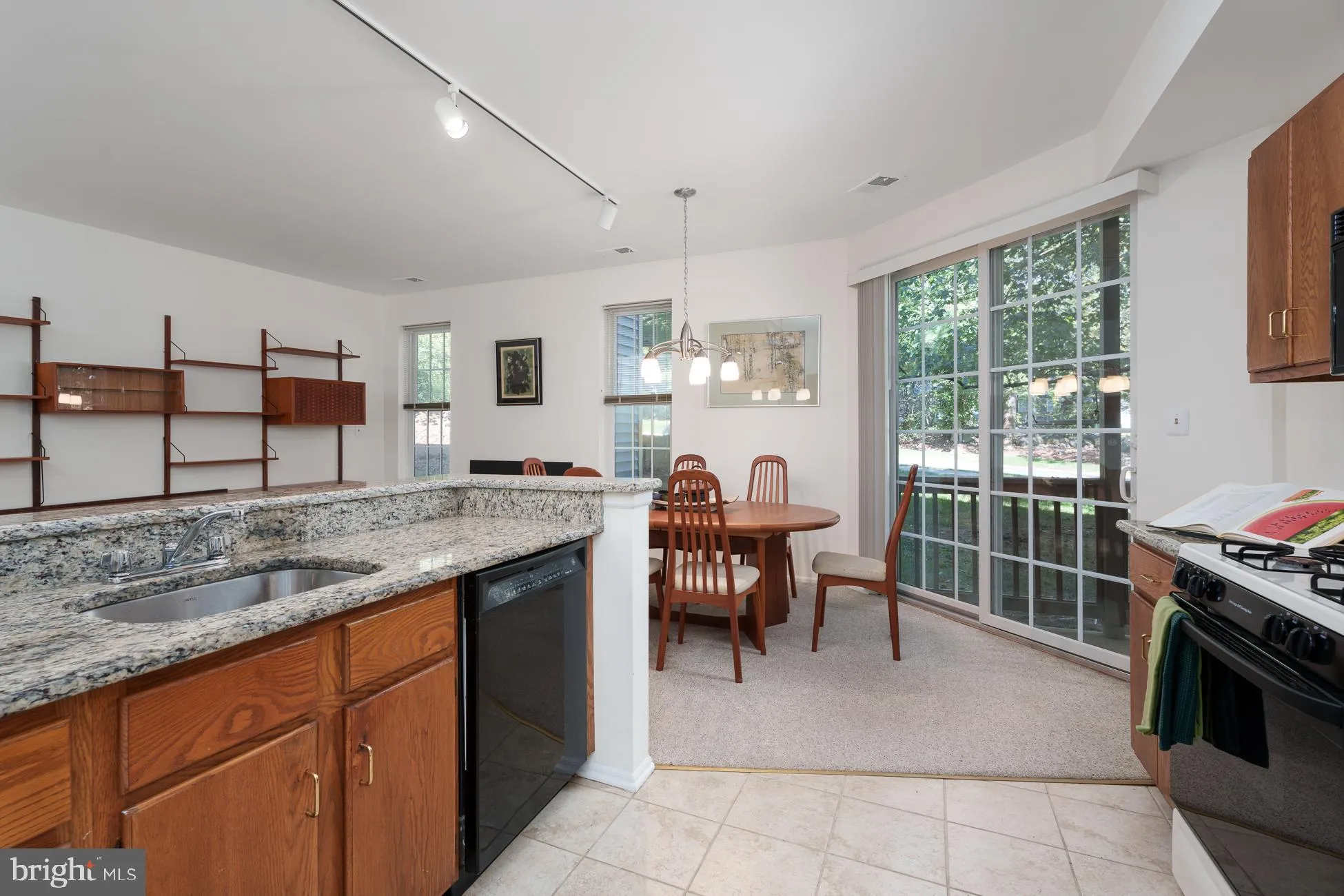 Monmouth Junction, New Jersey 08852, United States, 2 Bedrooms Bedrooms, ,2 BathroomsBathrooms,Residential,Active,222038