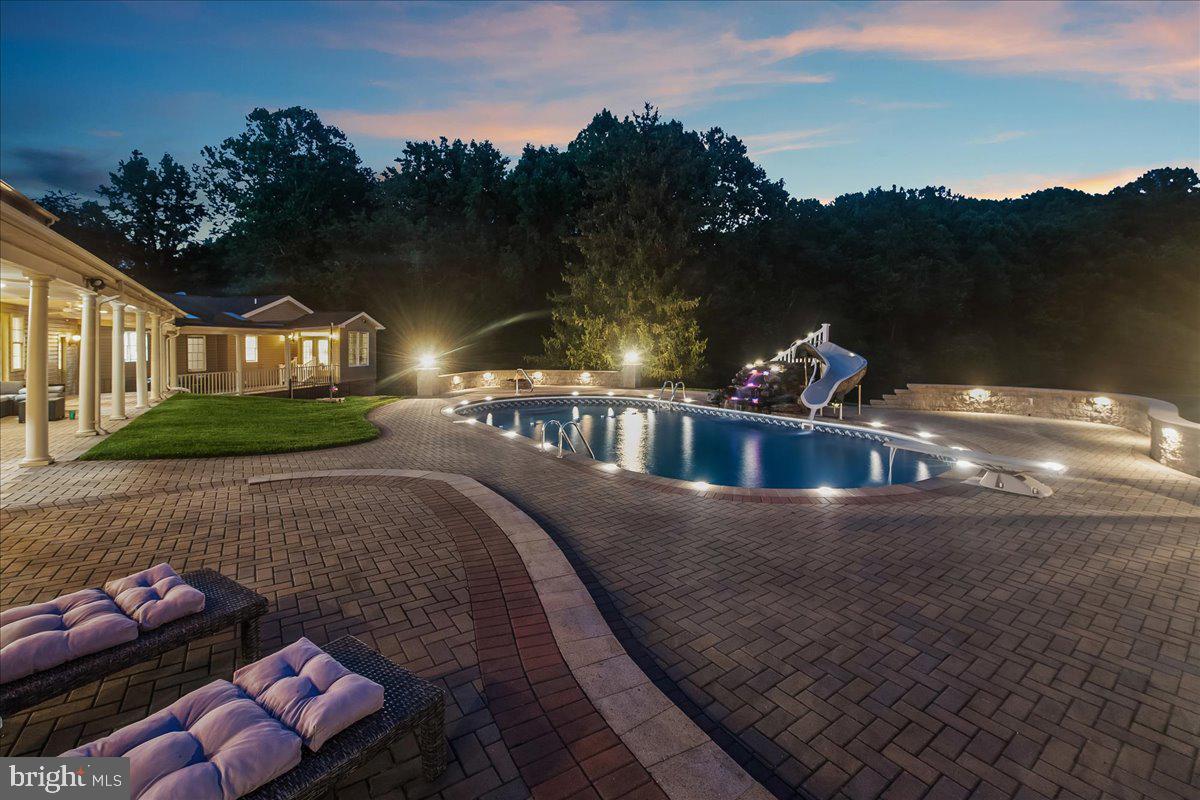 MERRYWOOD MANOR - Residential