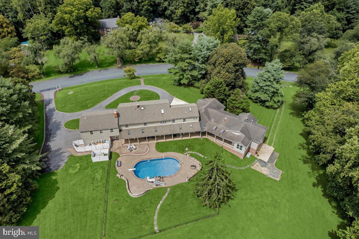 MERRYWOOD MANOR - Residential