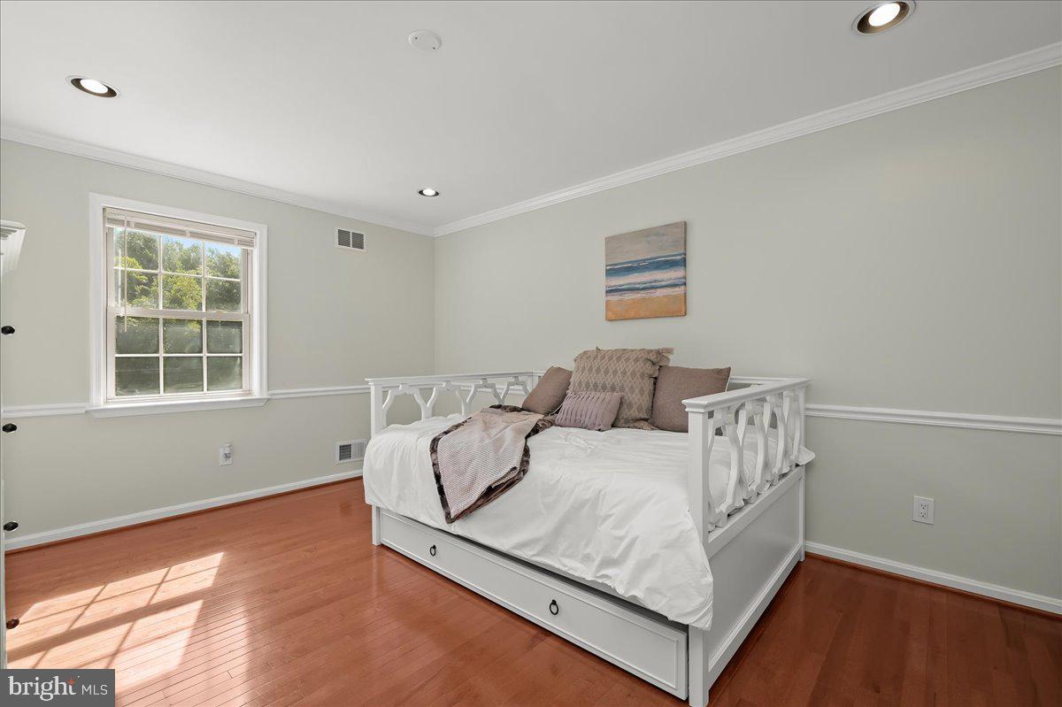 MERRYWOOD MANOR - Residential