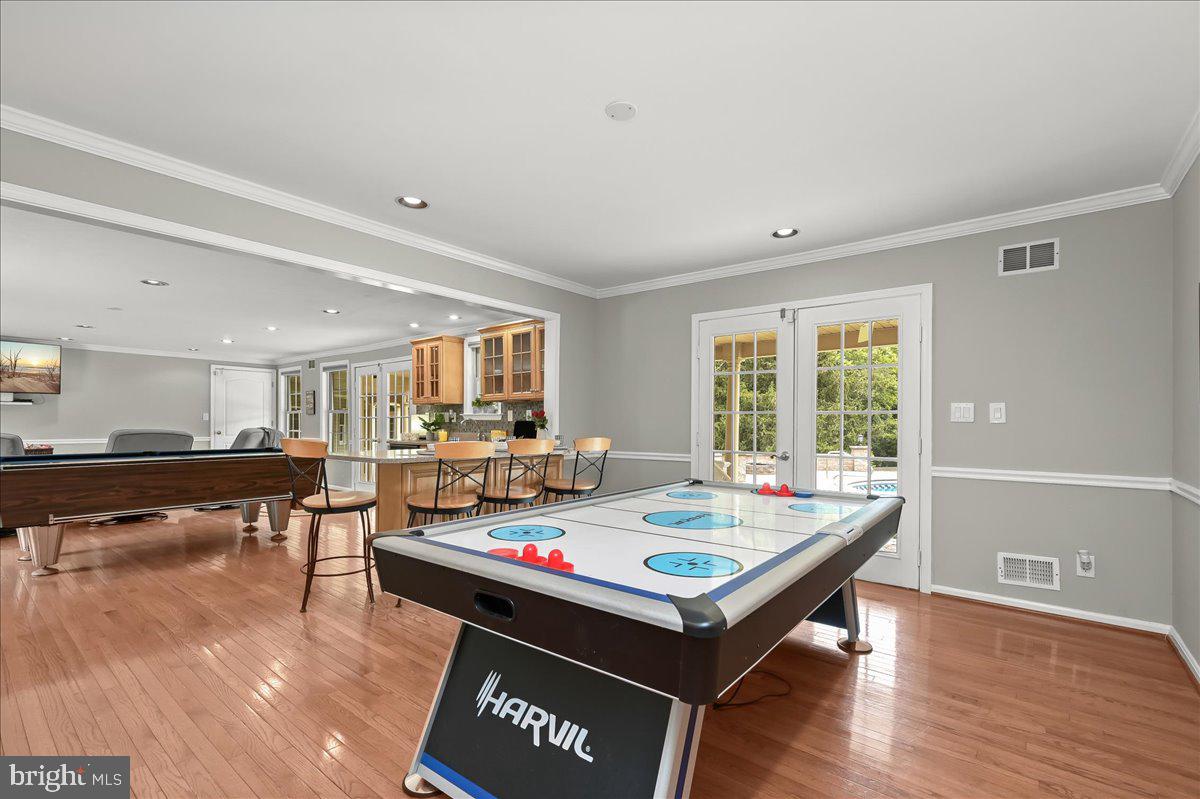 MERRYWOOD MANOR - Residential