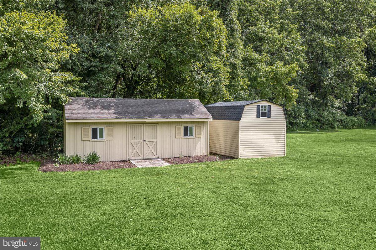 MERRYWOOD MANOR - Residential