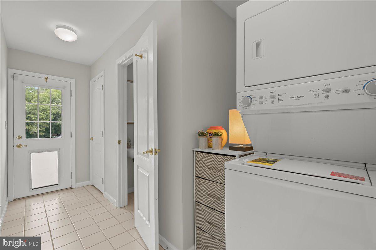 MERRYWOOD MANOR - Residential