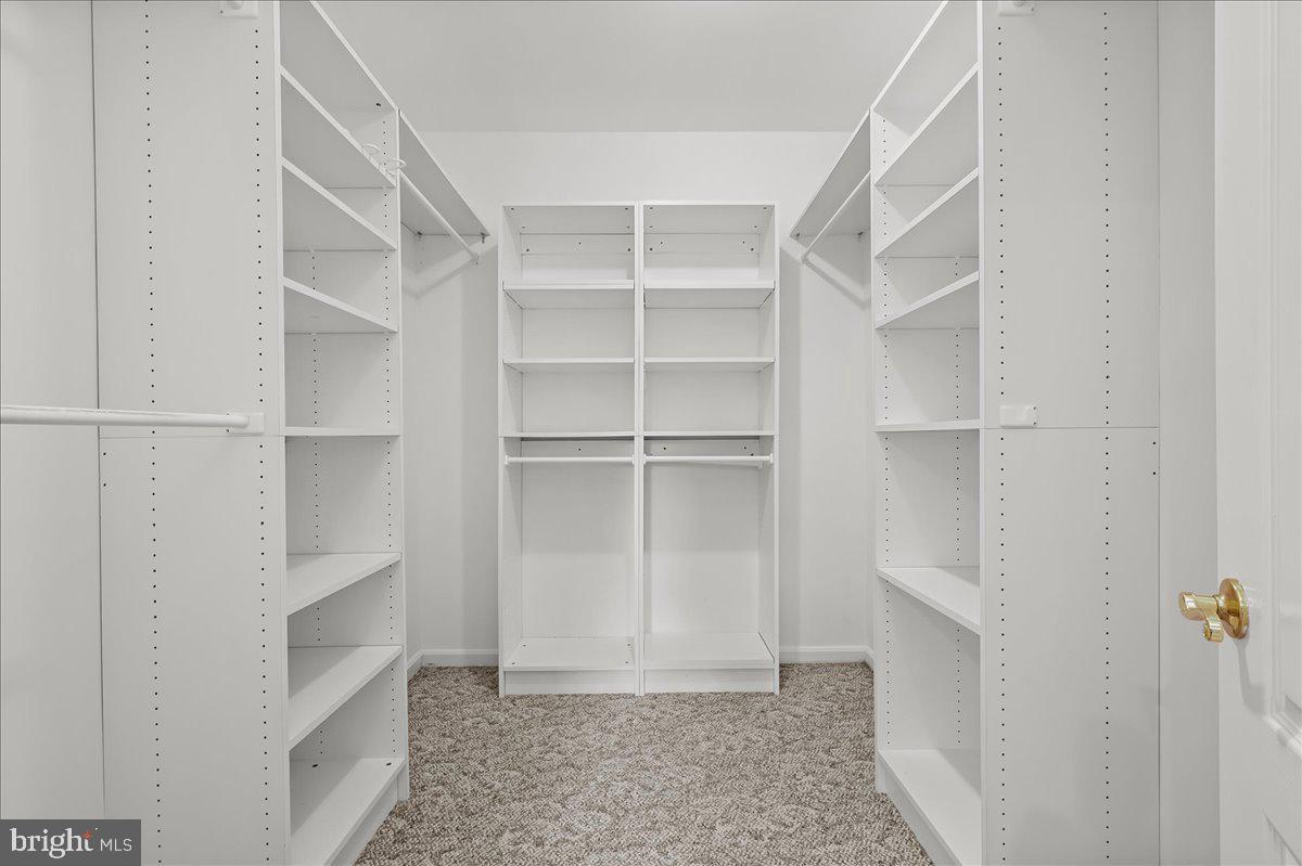 MERRYWOOD MANOR - Residential