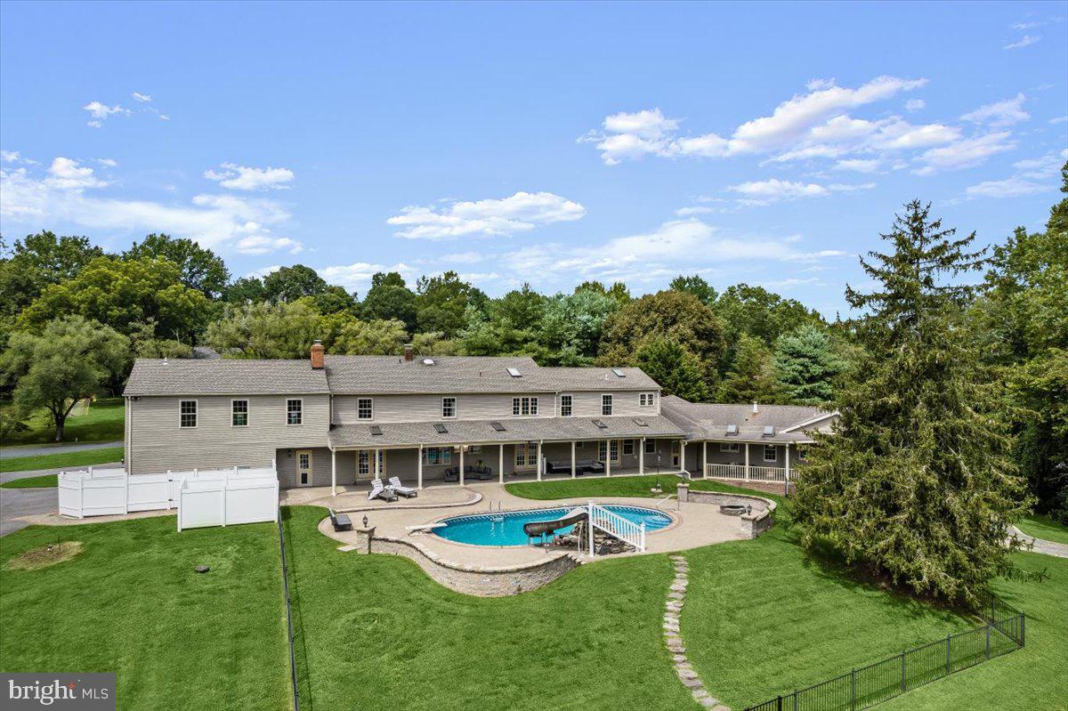 MERRYWOOD MANOR - Residential