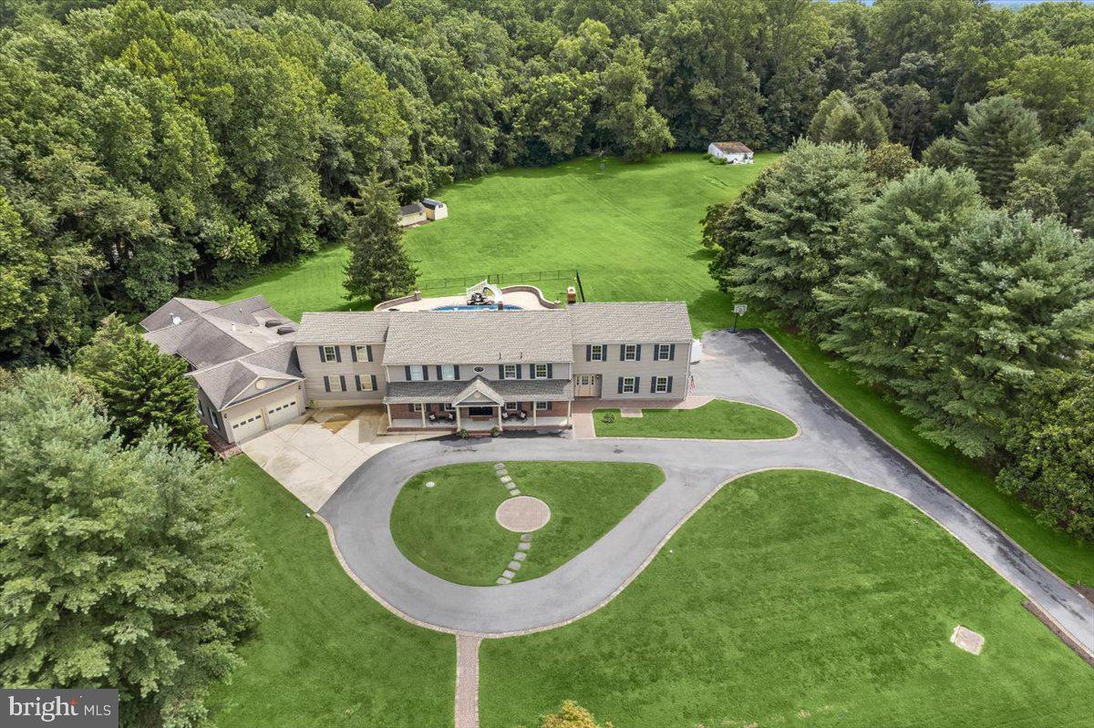 MERRYWOOD MANOR - Residential