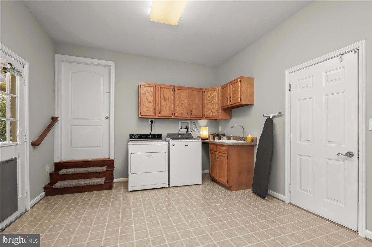 MERRYWOOD MANOR - Residential