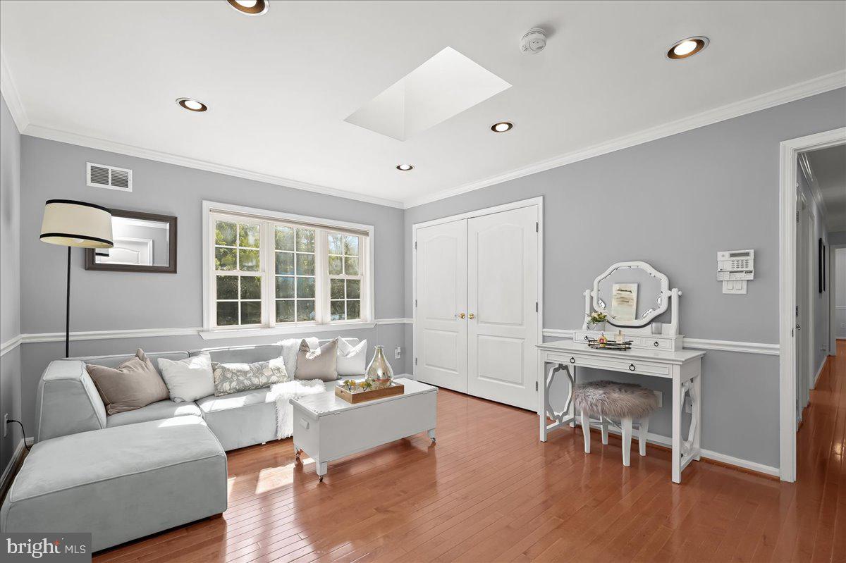 MERRYWOOD MANOR - Residential