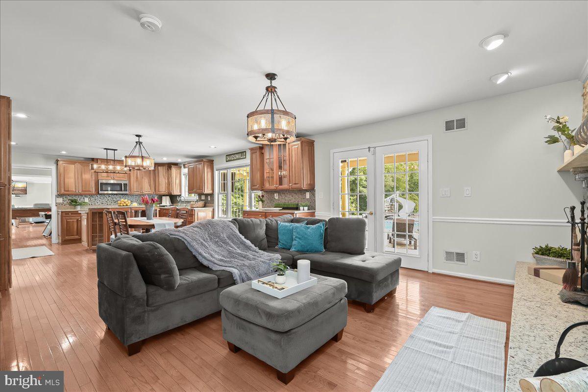 MERRYWOOD MANOR - Residential