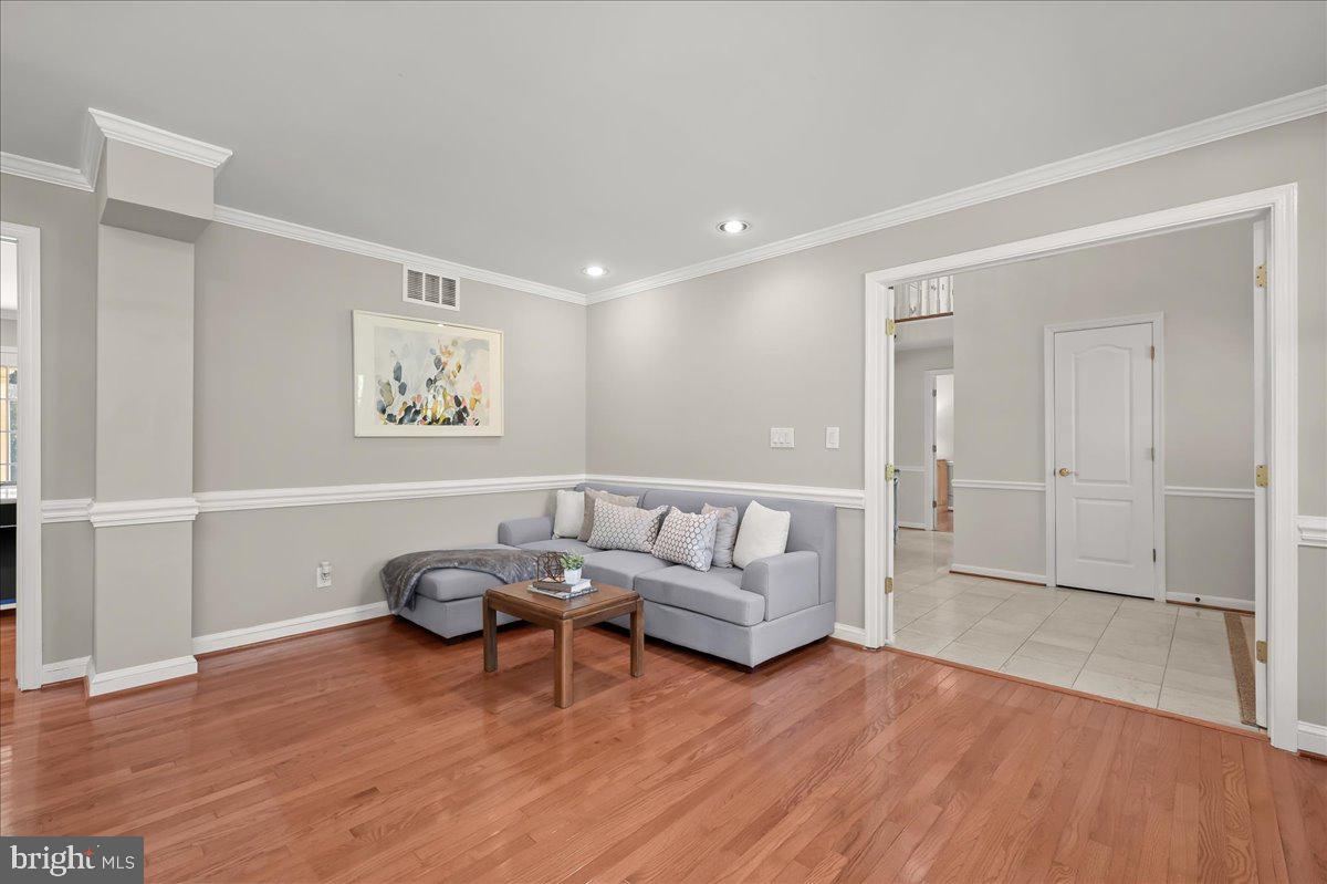 MERRYWOOD MANOR - Residential