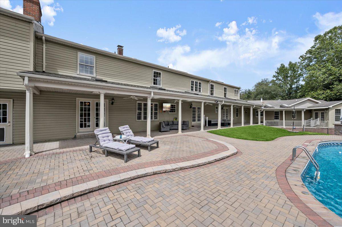 MERRYWOOD MANOR - Residential